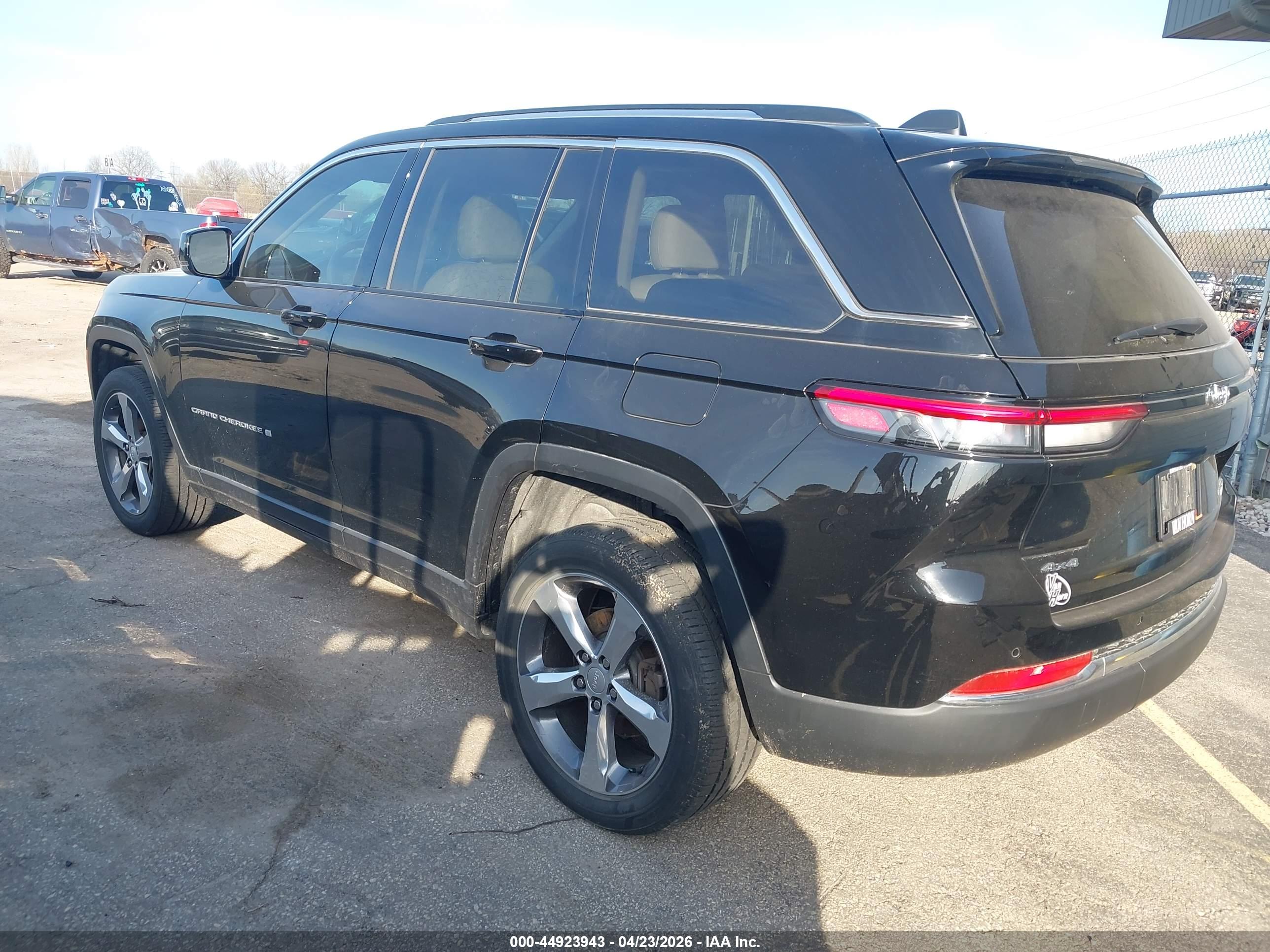 JEEP GRAND image 3