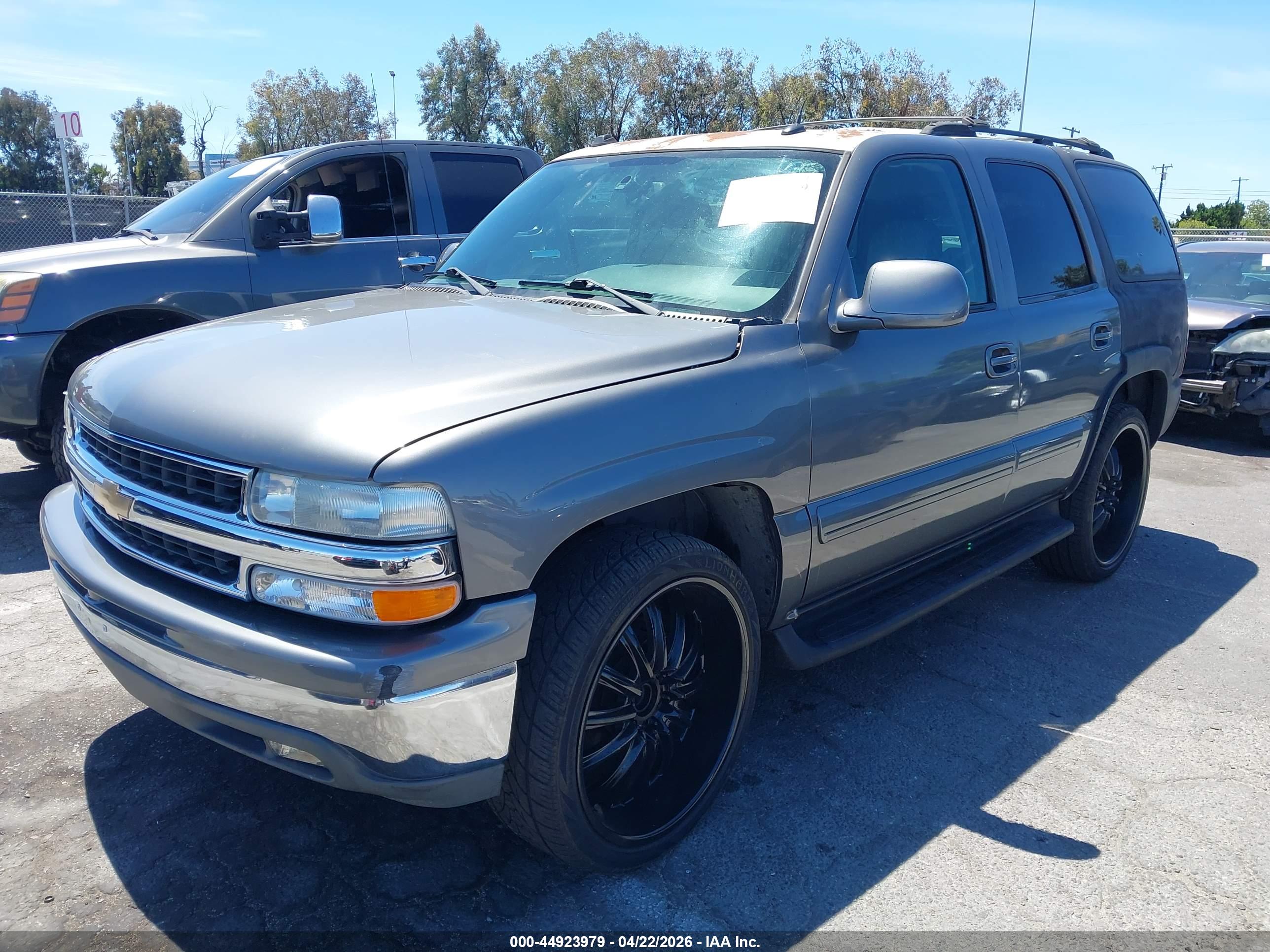 CHEVROLET TAHOE image 2