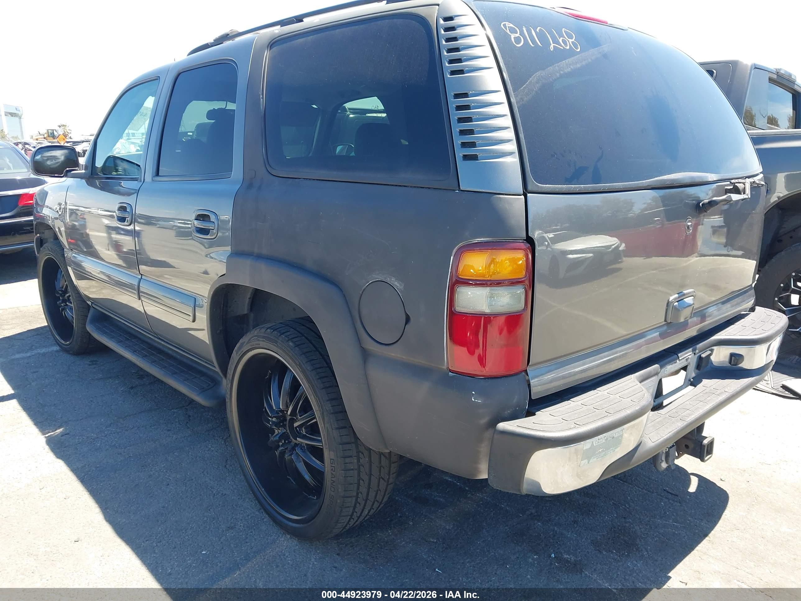 CHEVROLET TAHOE image 3