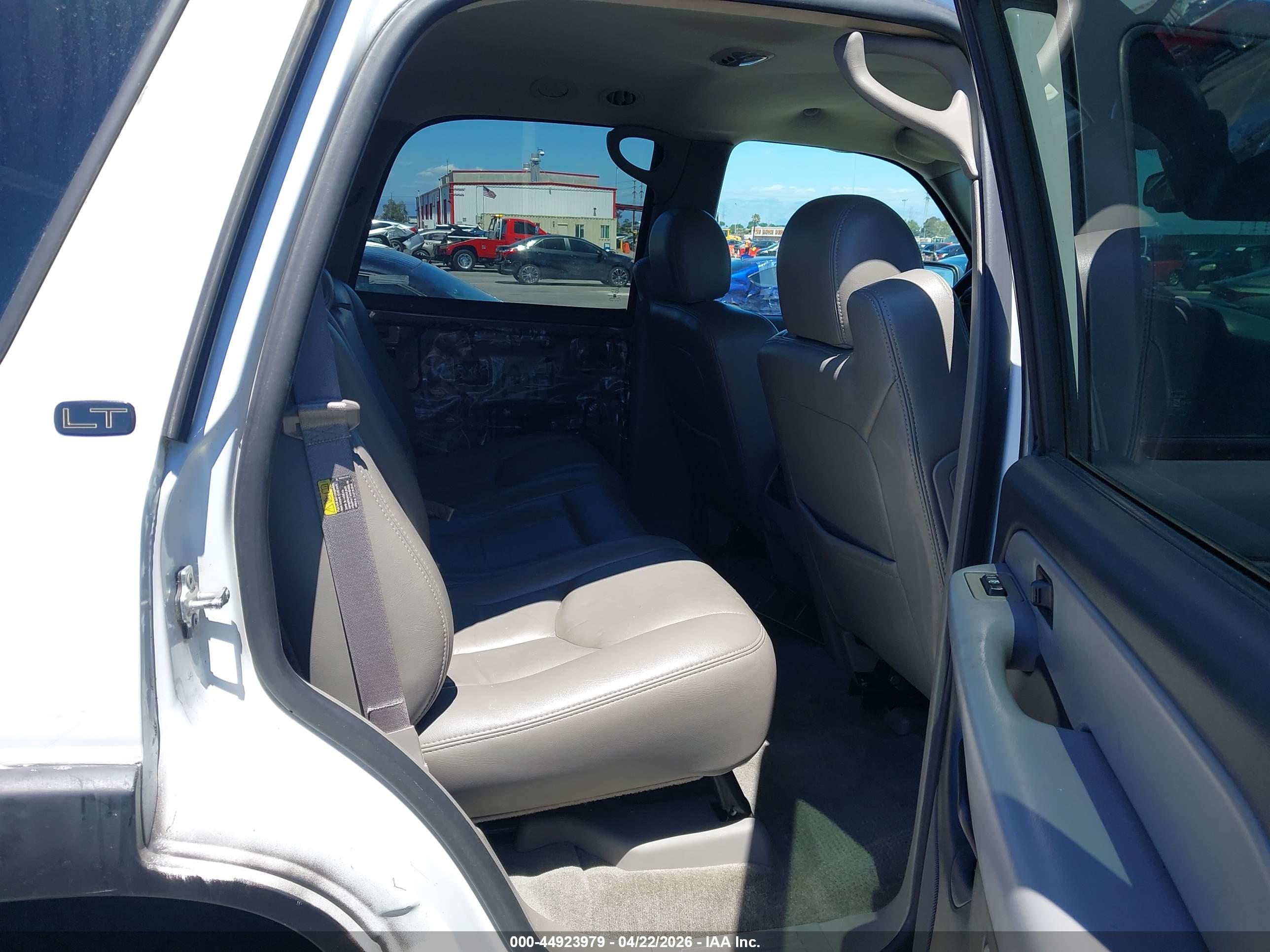 CHEVROLET TAHOE image 8
