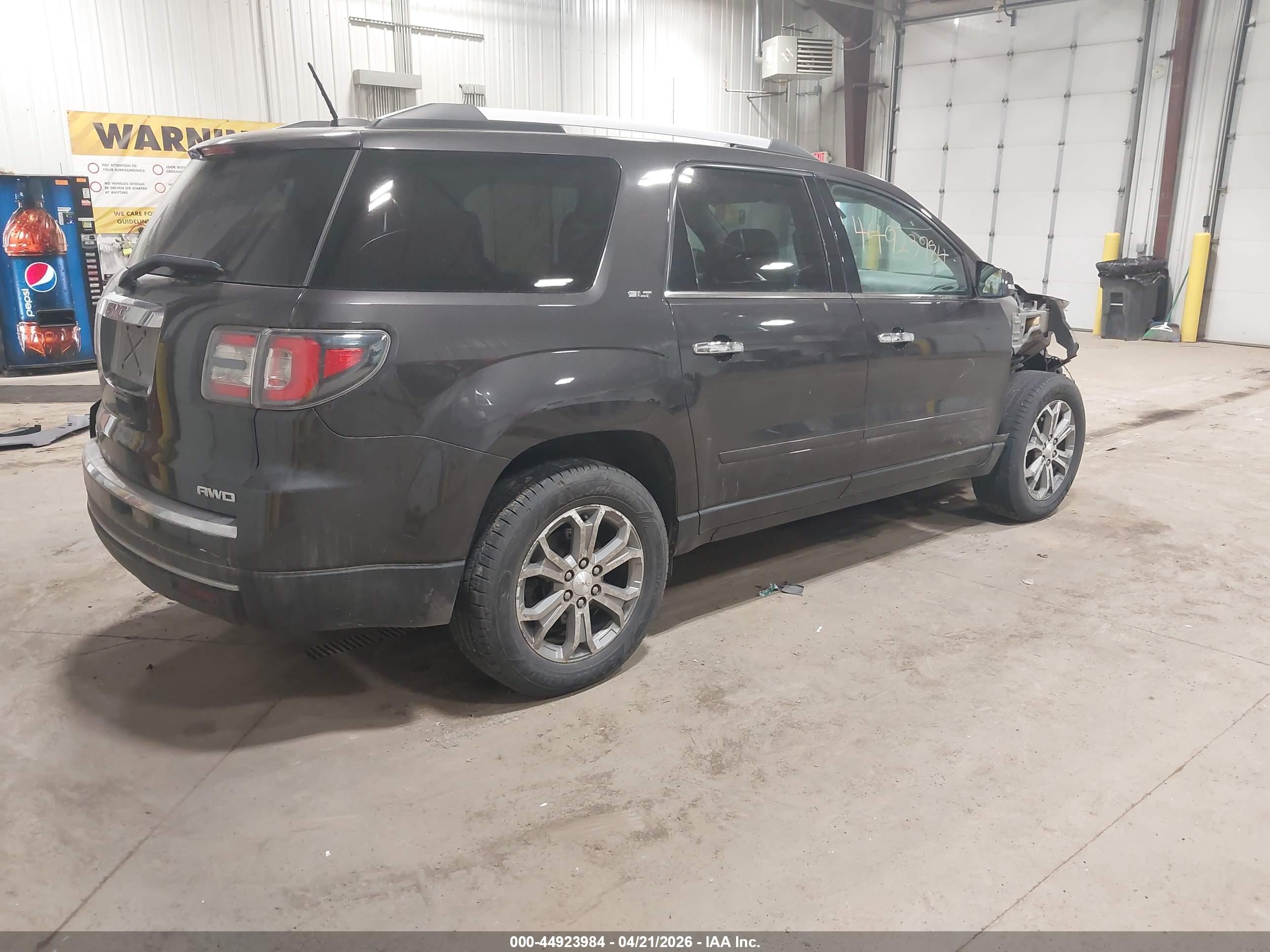 GMC ACADIA image 4