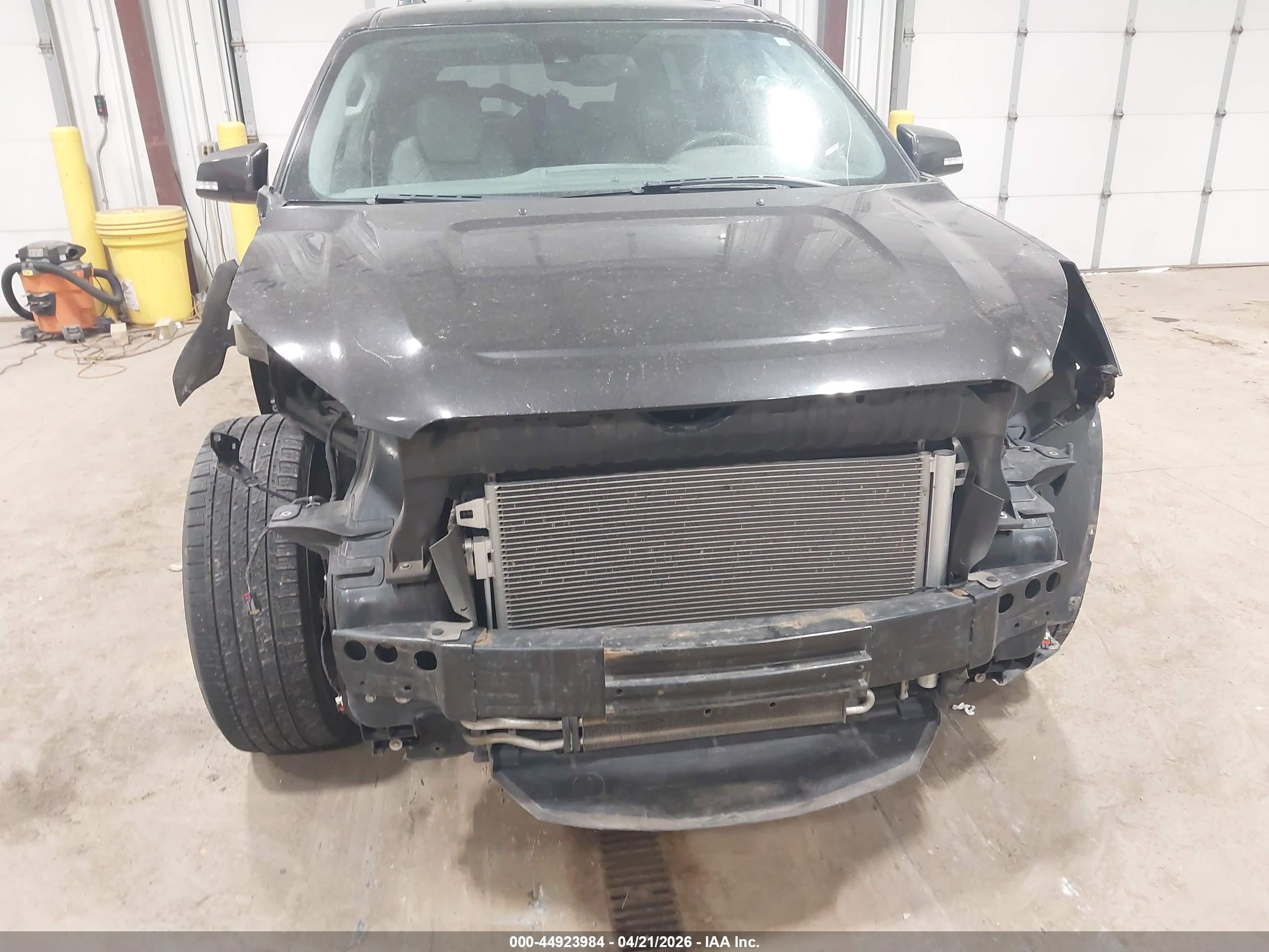 GMC ACADIA image 6