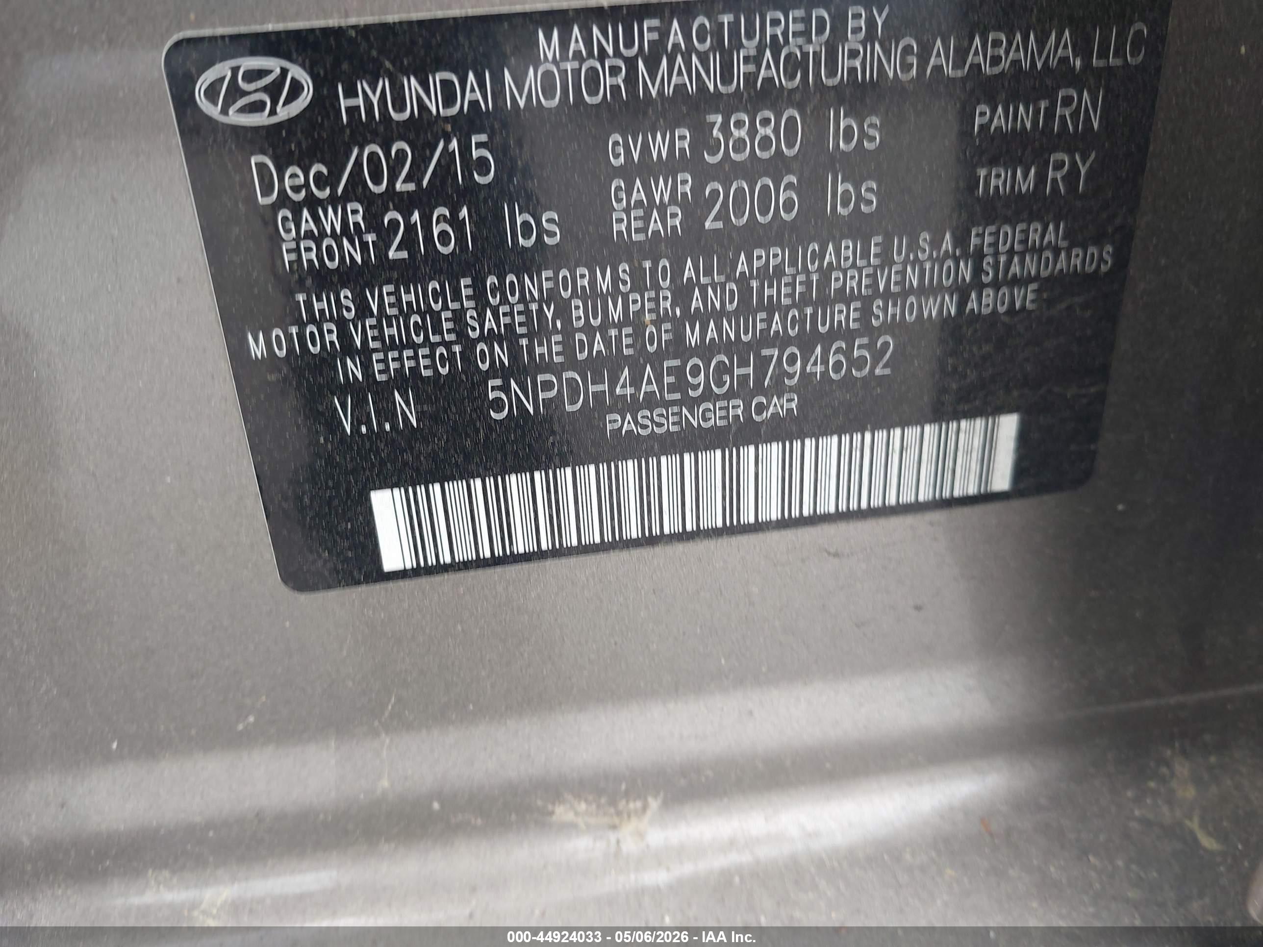 HYUNDAI ELANTRA image 9
