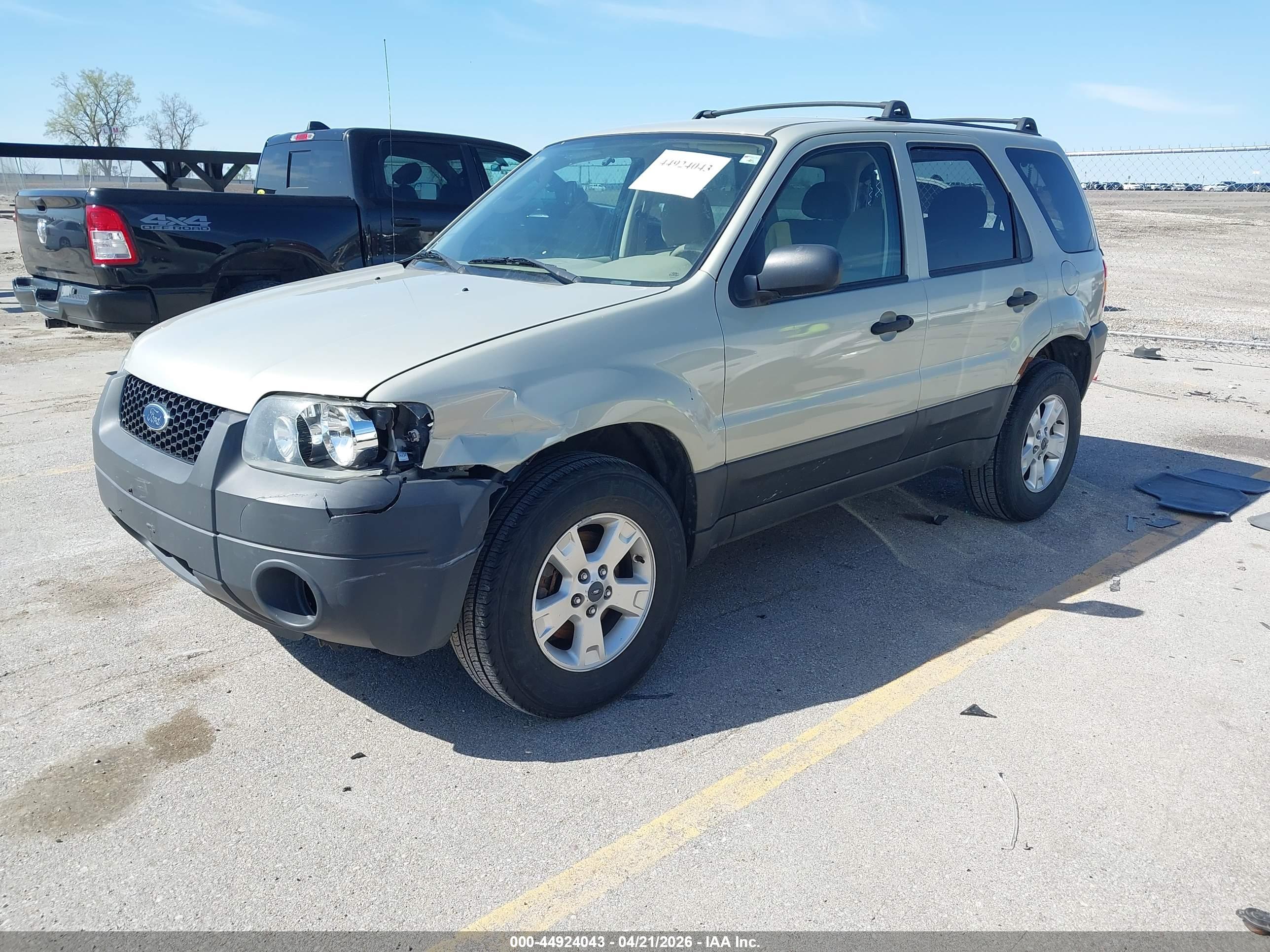 FORD ESCAPE image 2