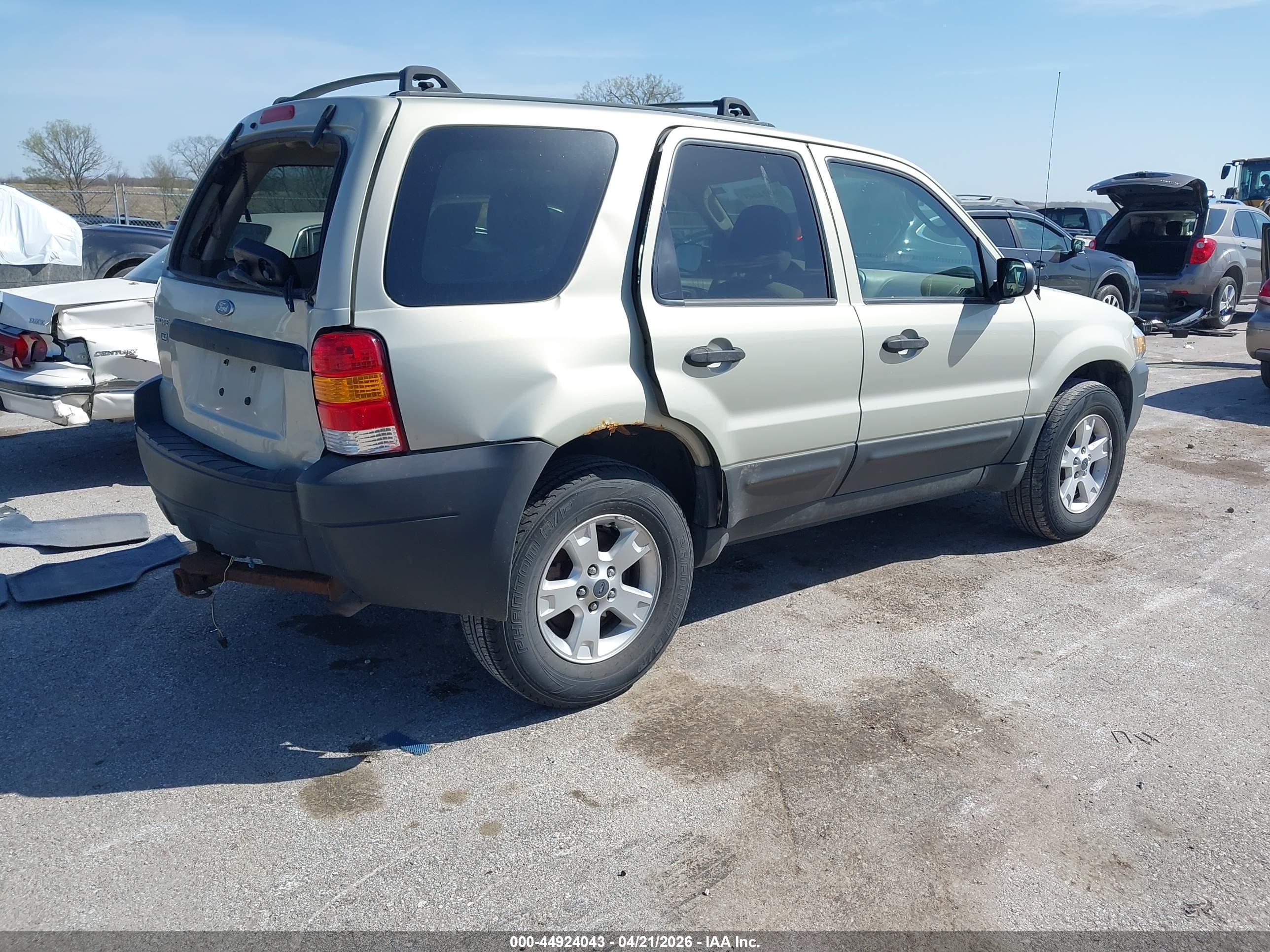 FORD ESCAPE image 4
