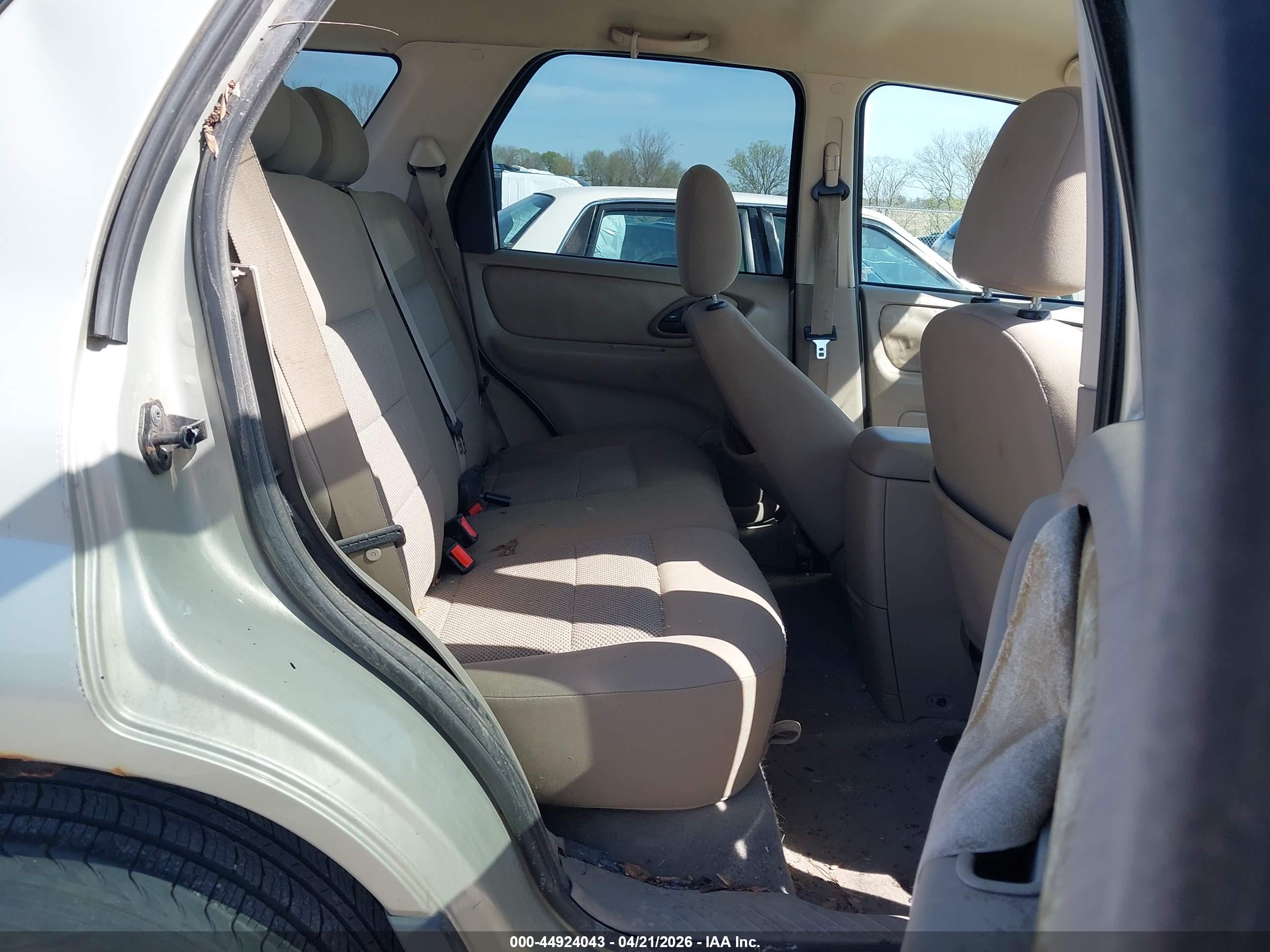 FORD ESCAPE image 8