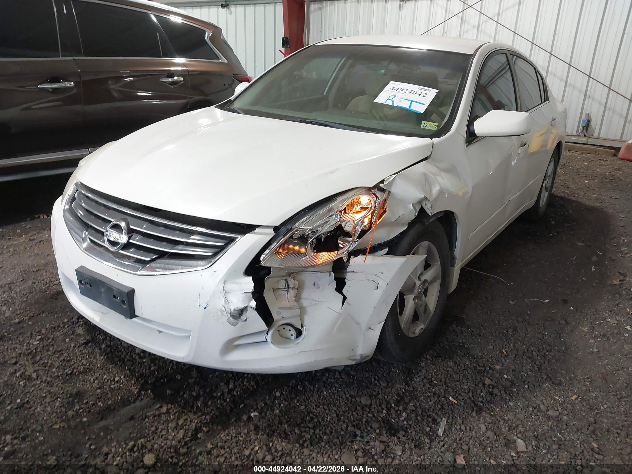 NISSAN ALTIMA image 2
