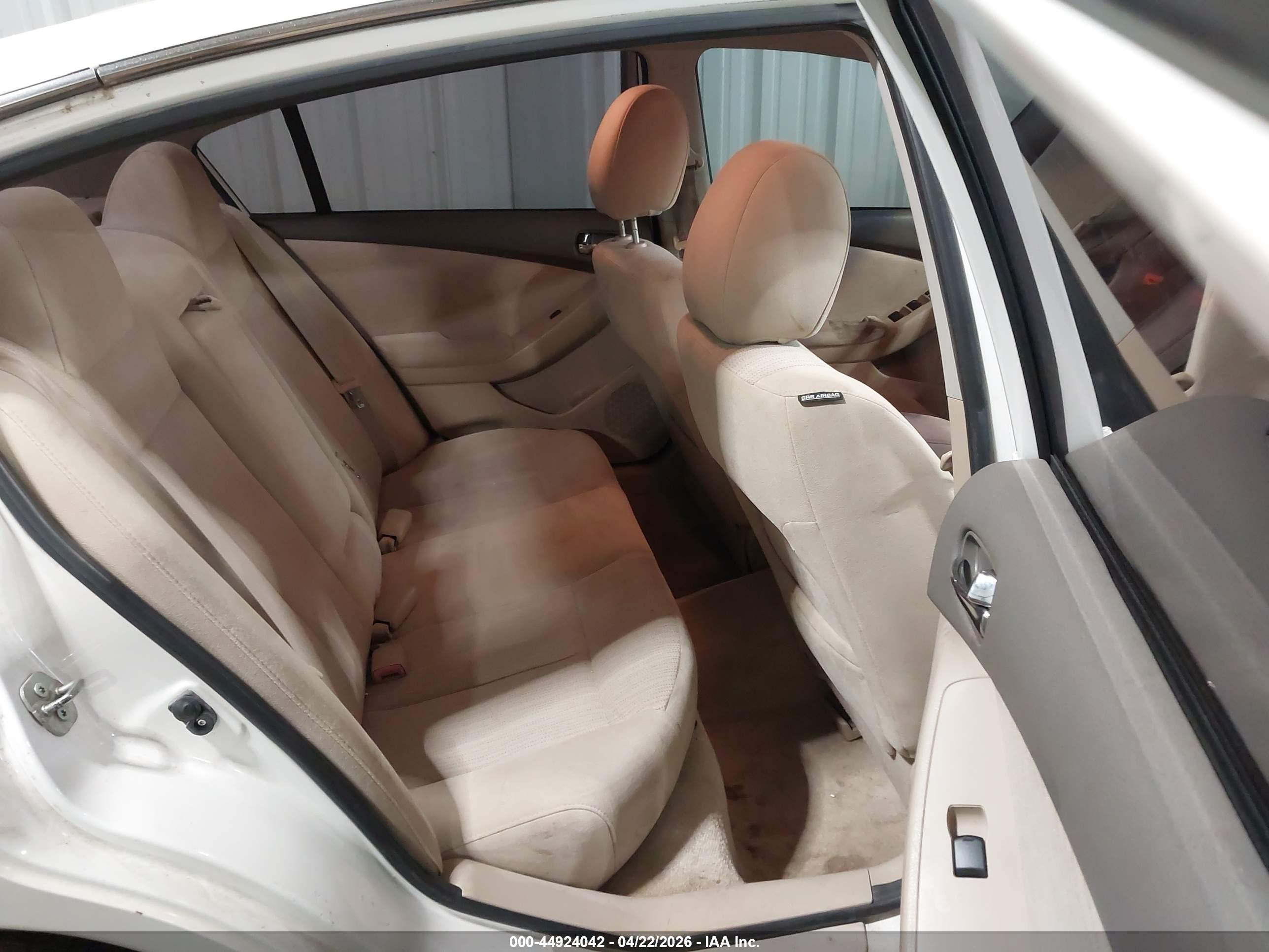 NISSAN ALTIMA image 8