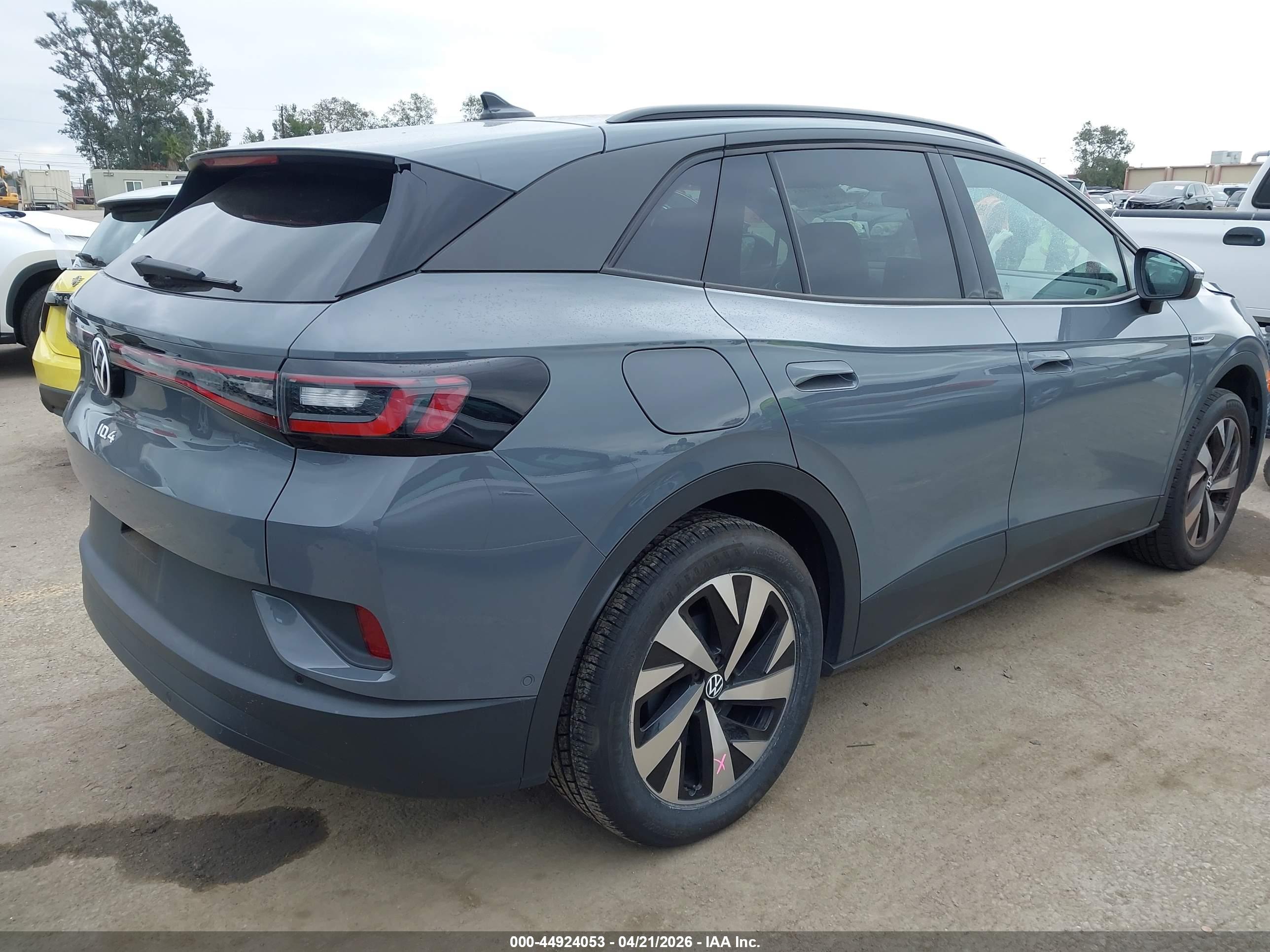 VOLKSWAGEN ID.4 image 4