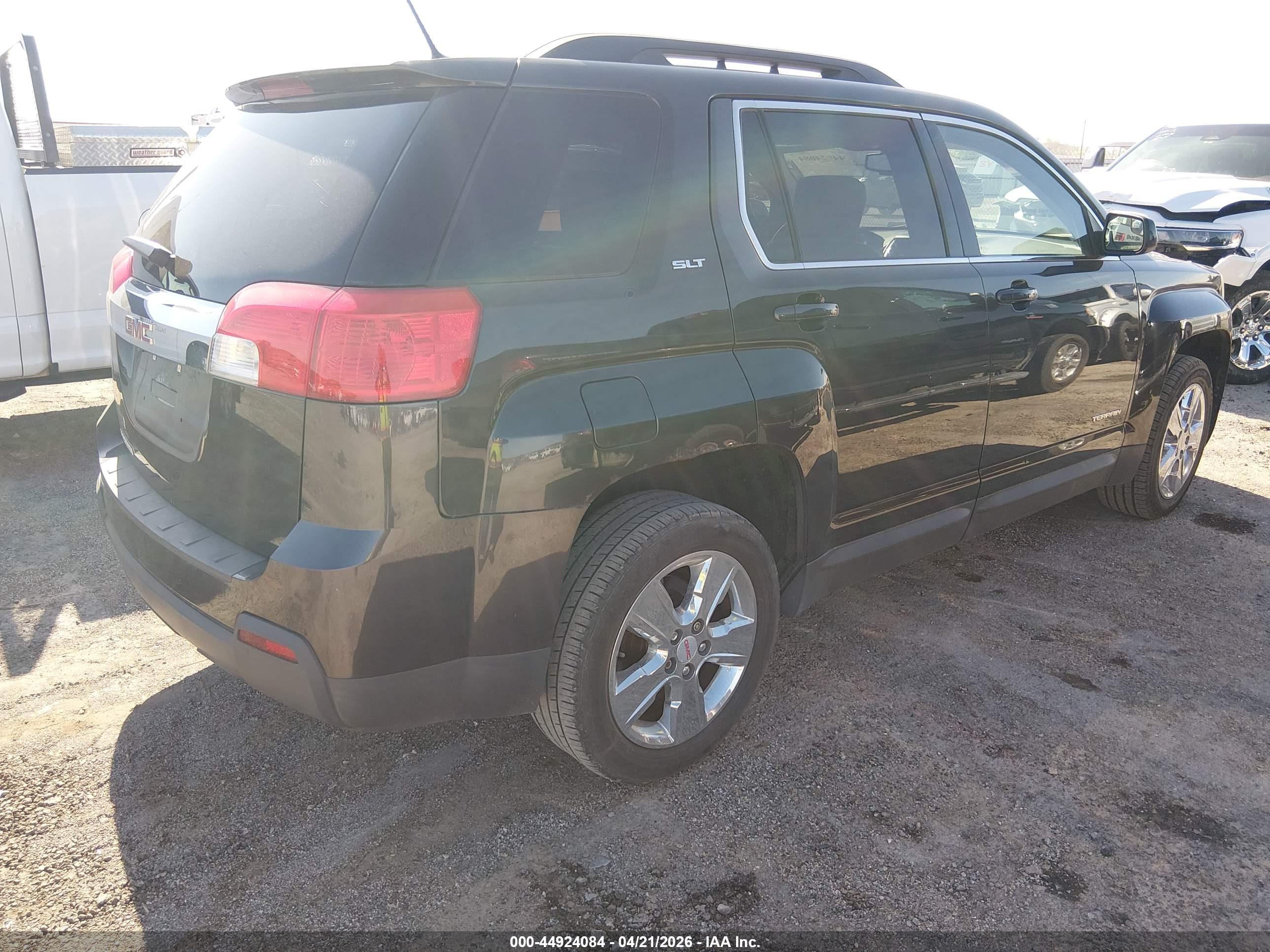 GMC TERRAIN image 4