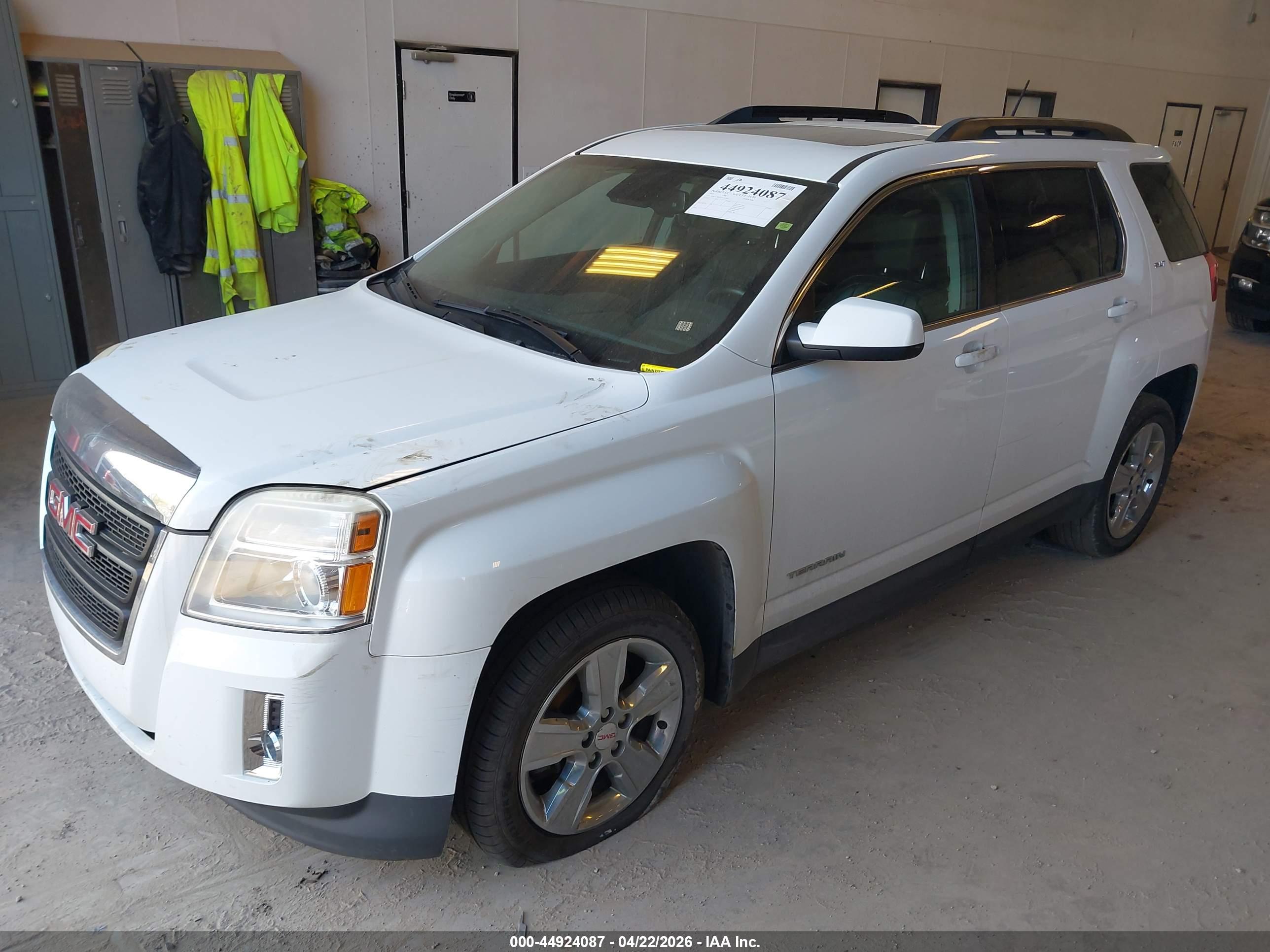 GMC TERRAIN image 2