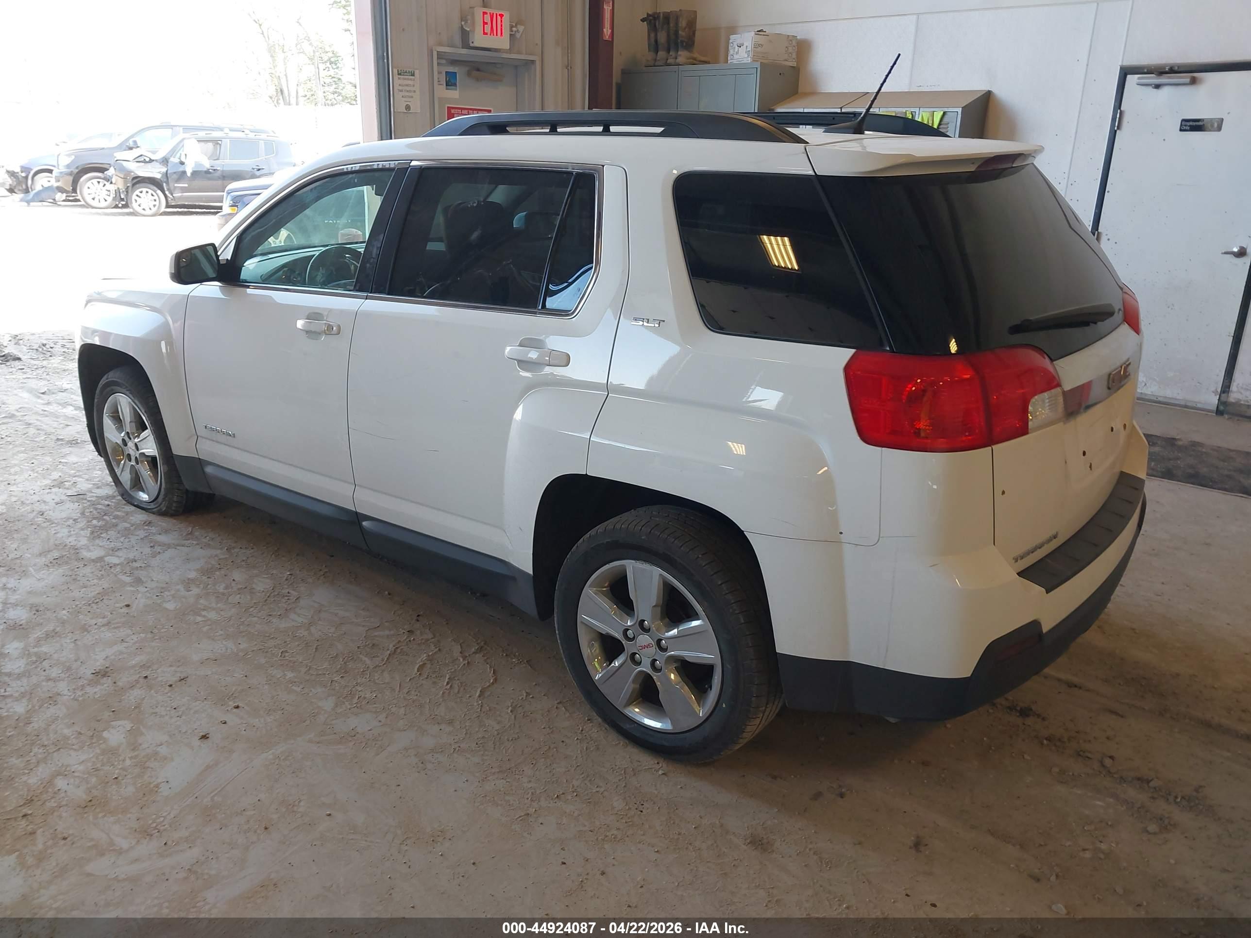 GMC TERRAIN image 3