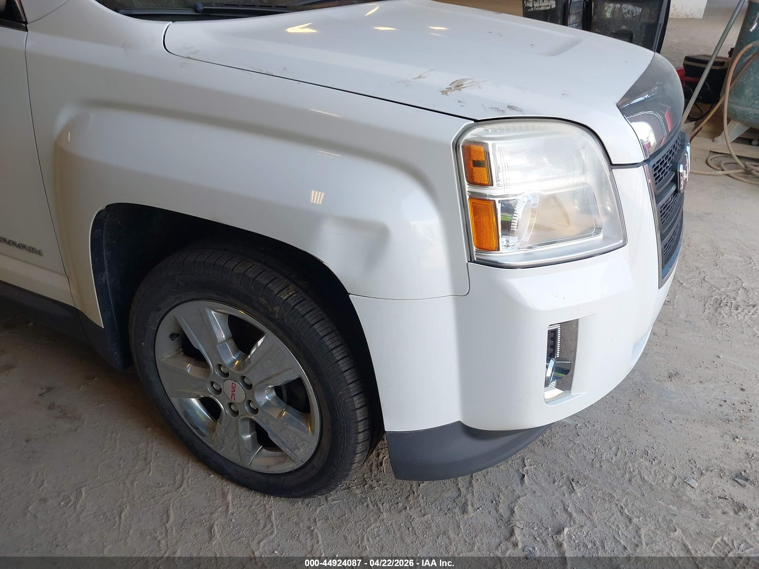 GMC TERRAIN image 6