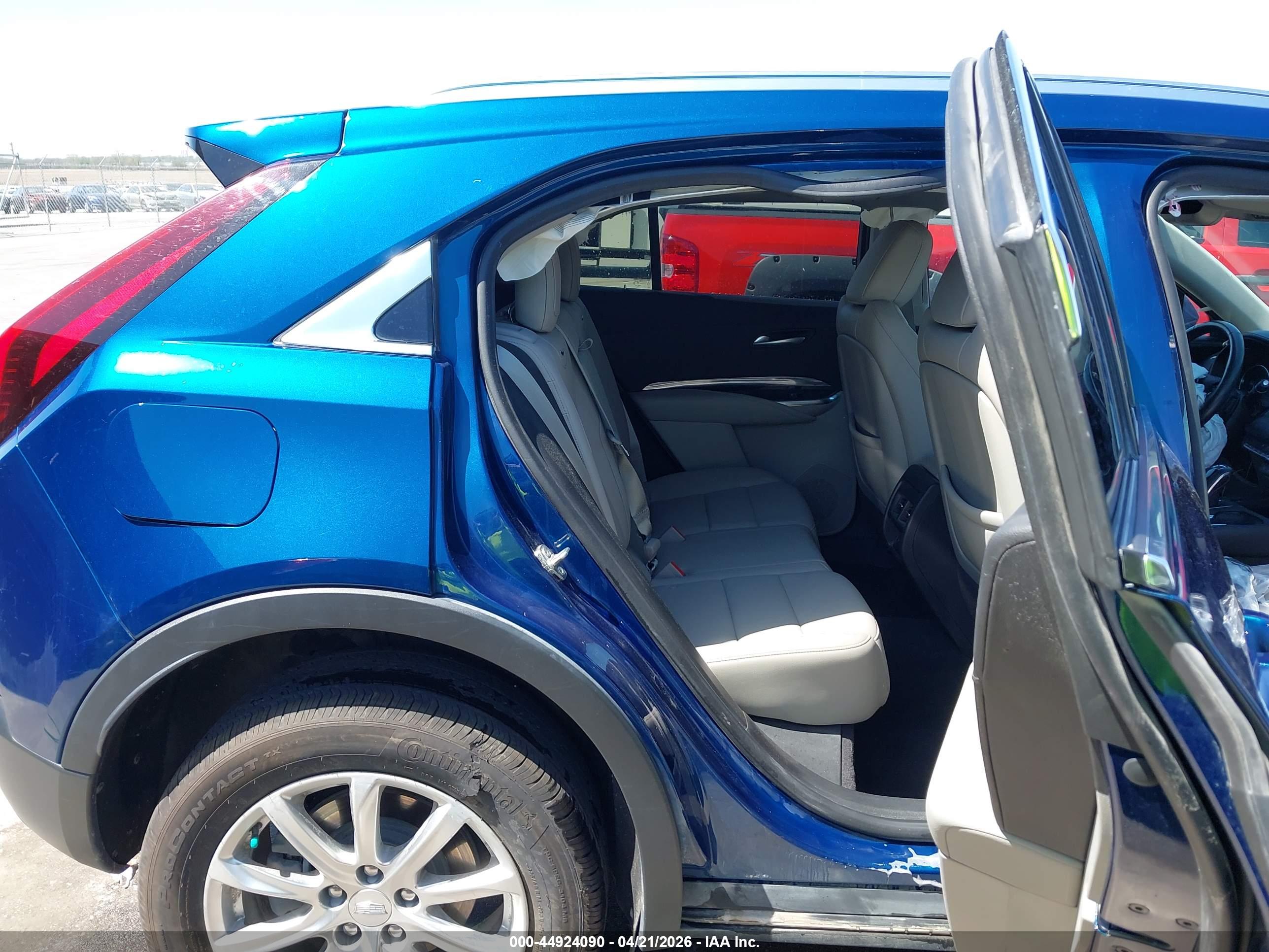 CADILLAC XT4 image 8