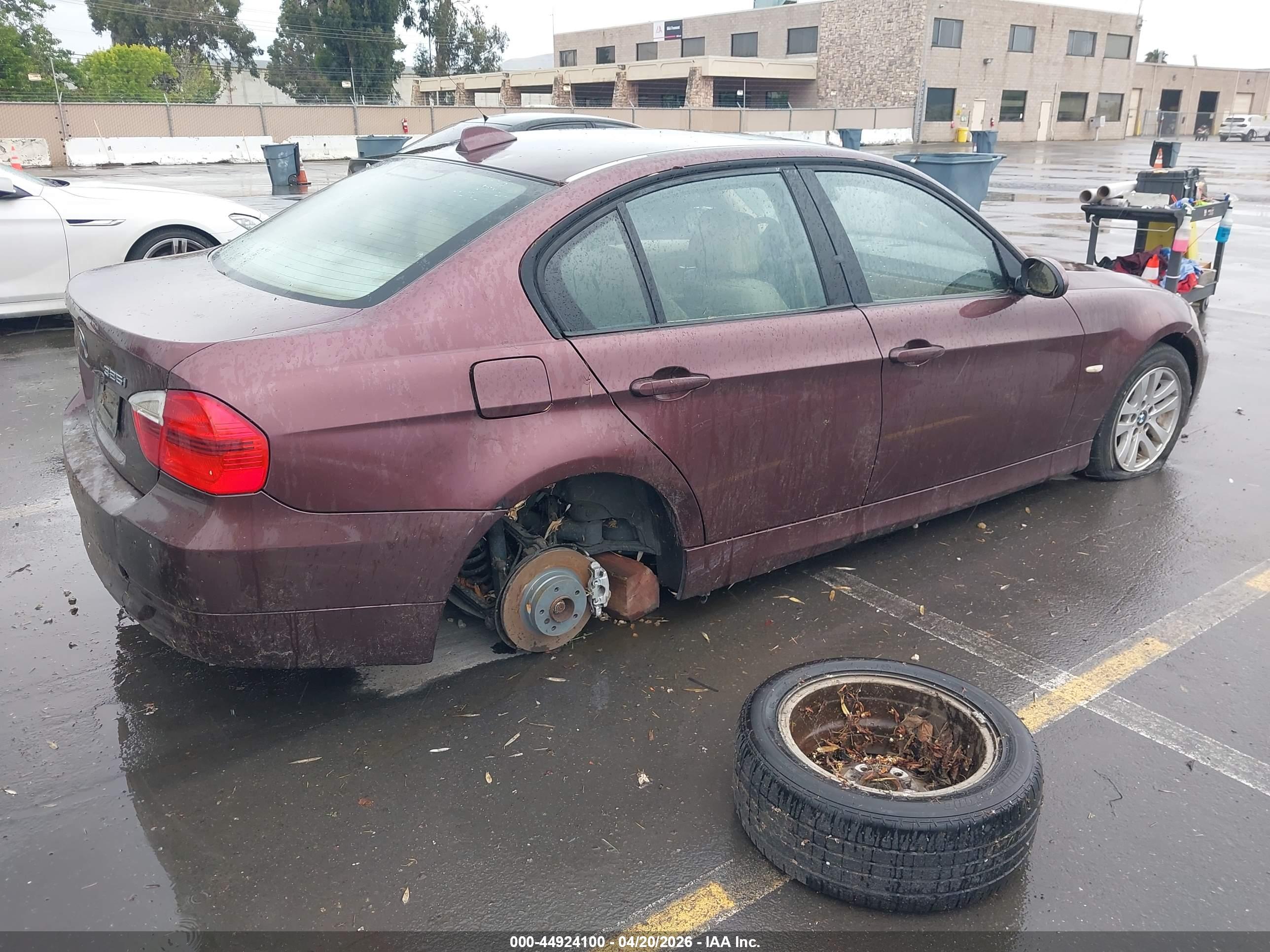 BMW 325I image 4