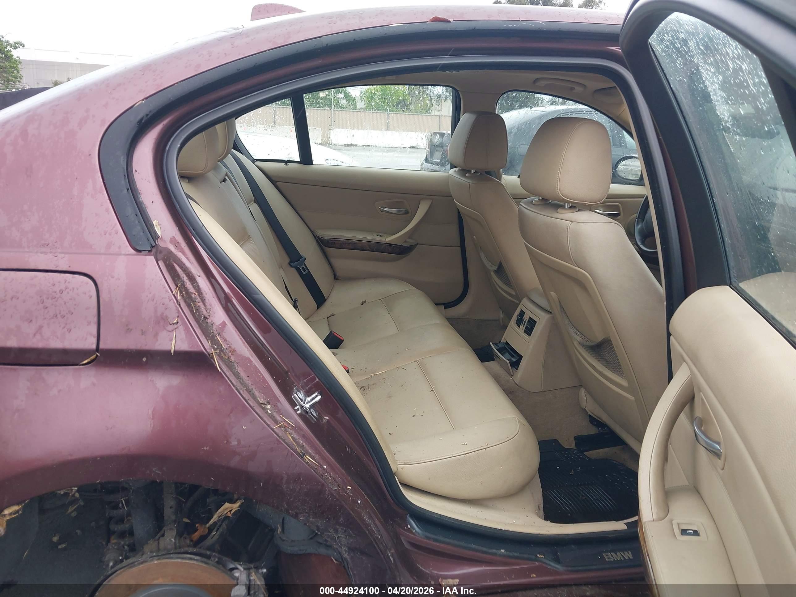 BMW 325I image 8