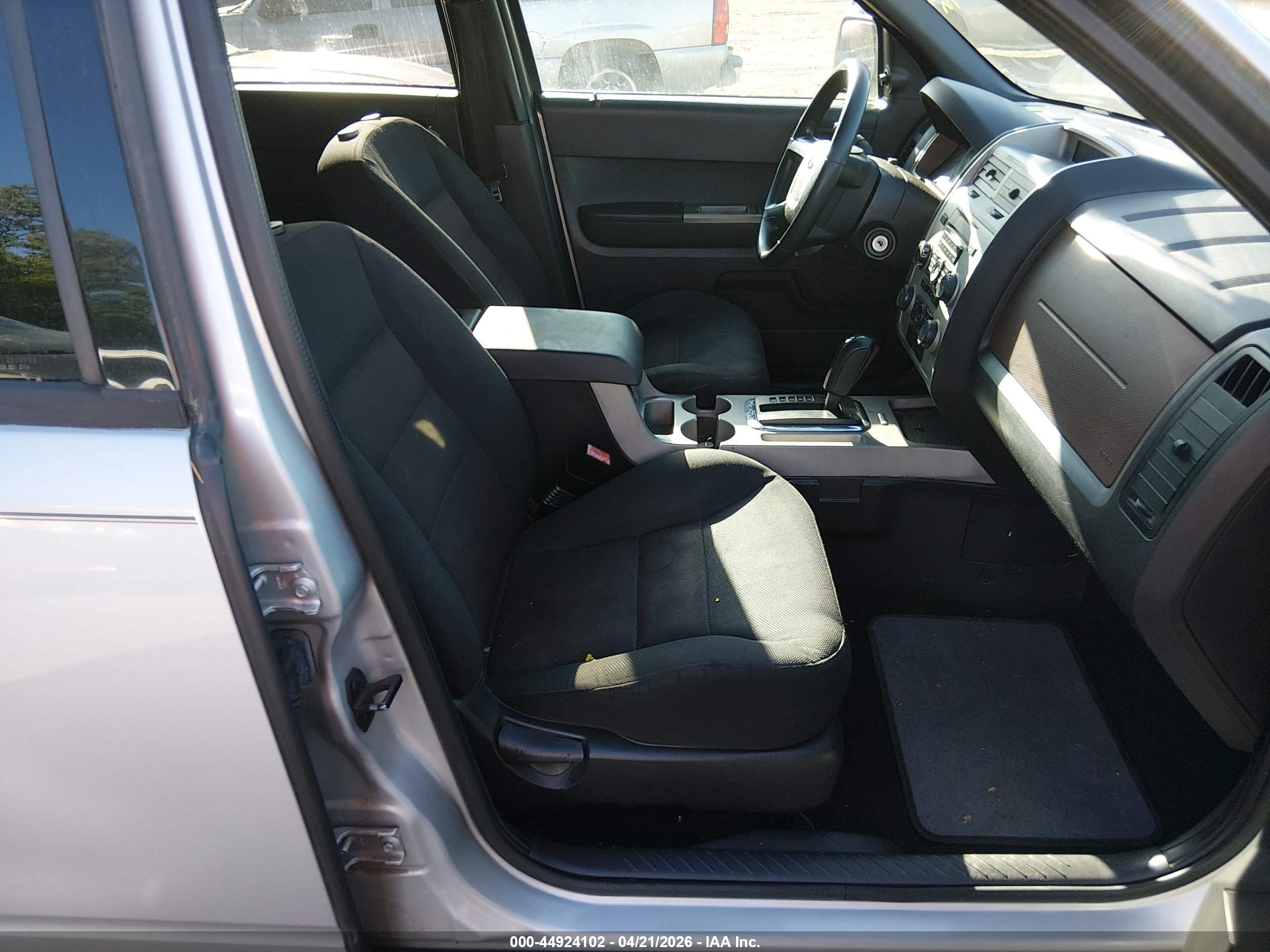 FORD ESCAPE image 5
