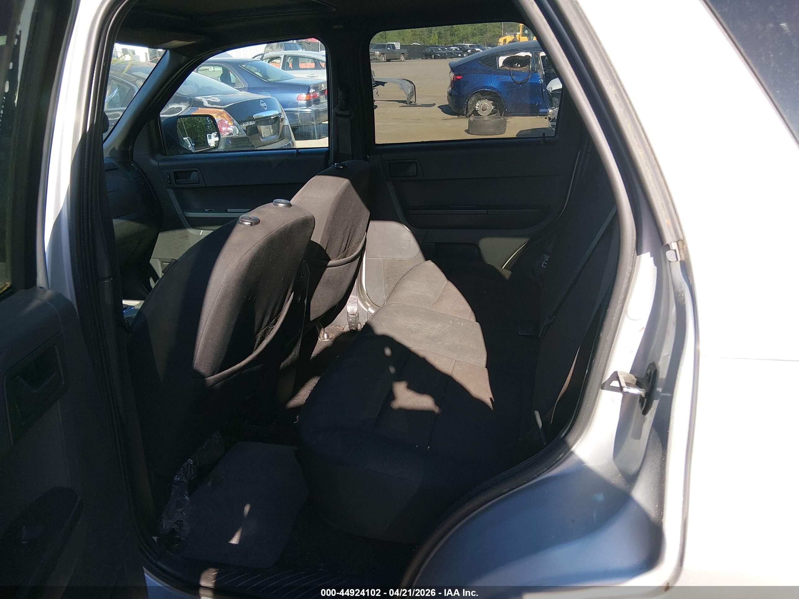 FORD ESCAPE image 8