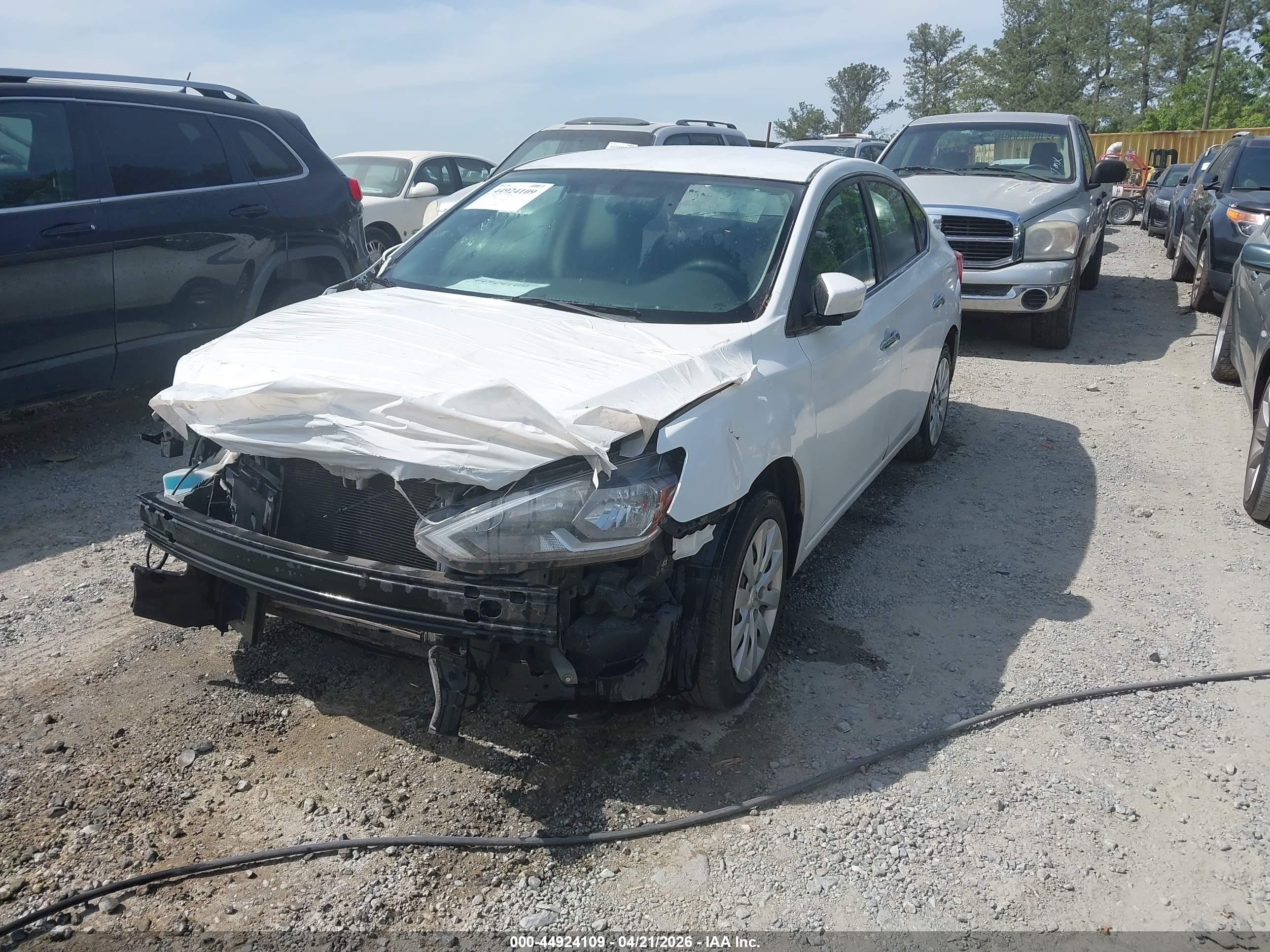 NISSAN SENTRA image 2