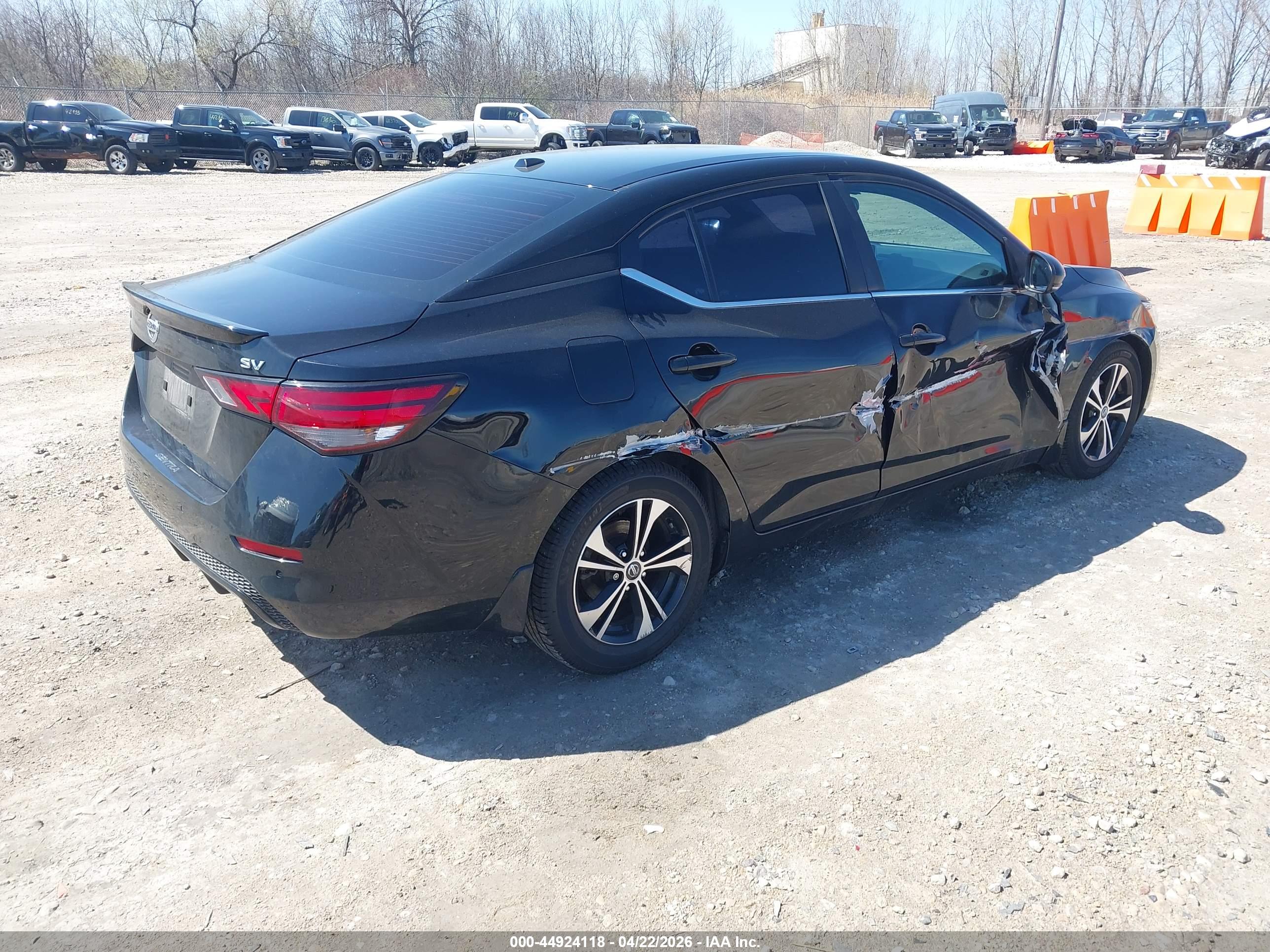 NISSAN SENTRA image 4