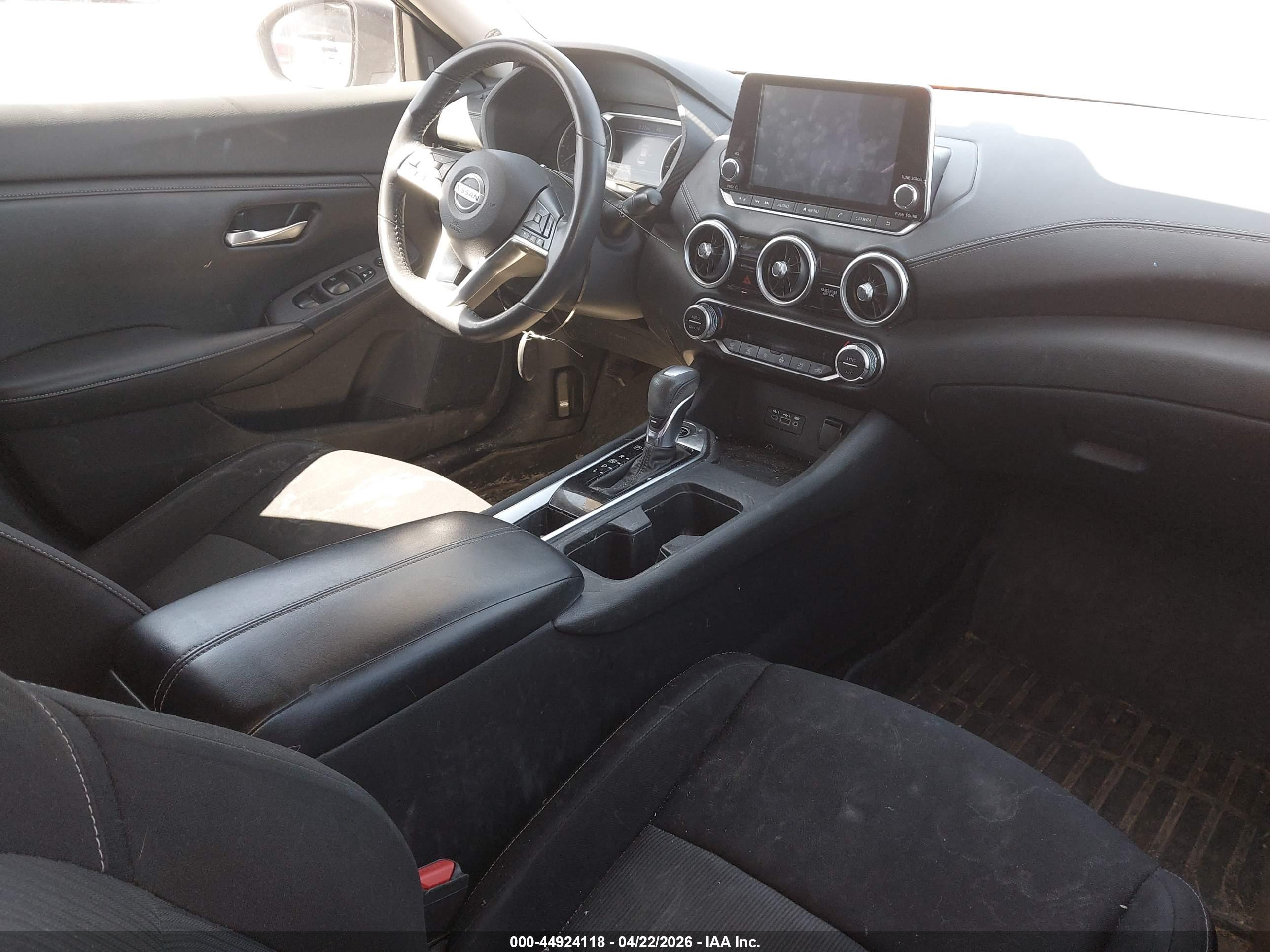 NISSAN SENTRA image 5