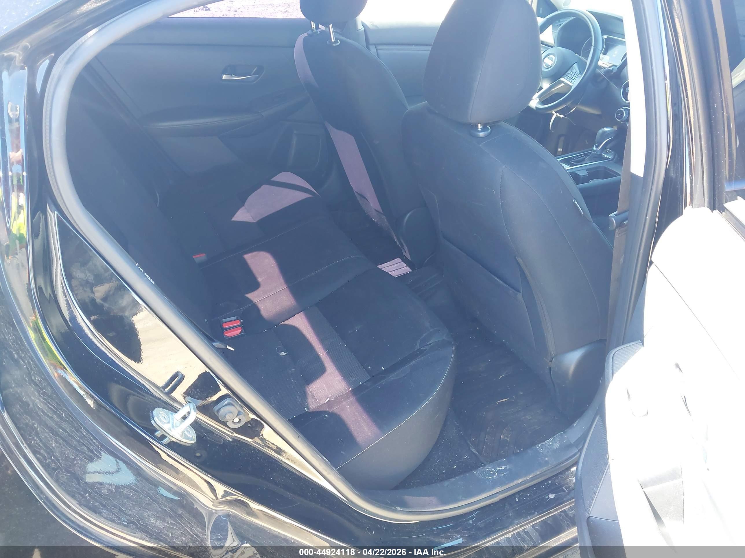 NISSAN SENTRA image 8