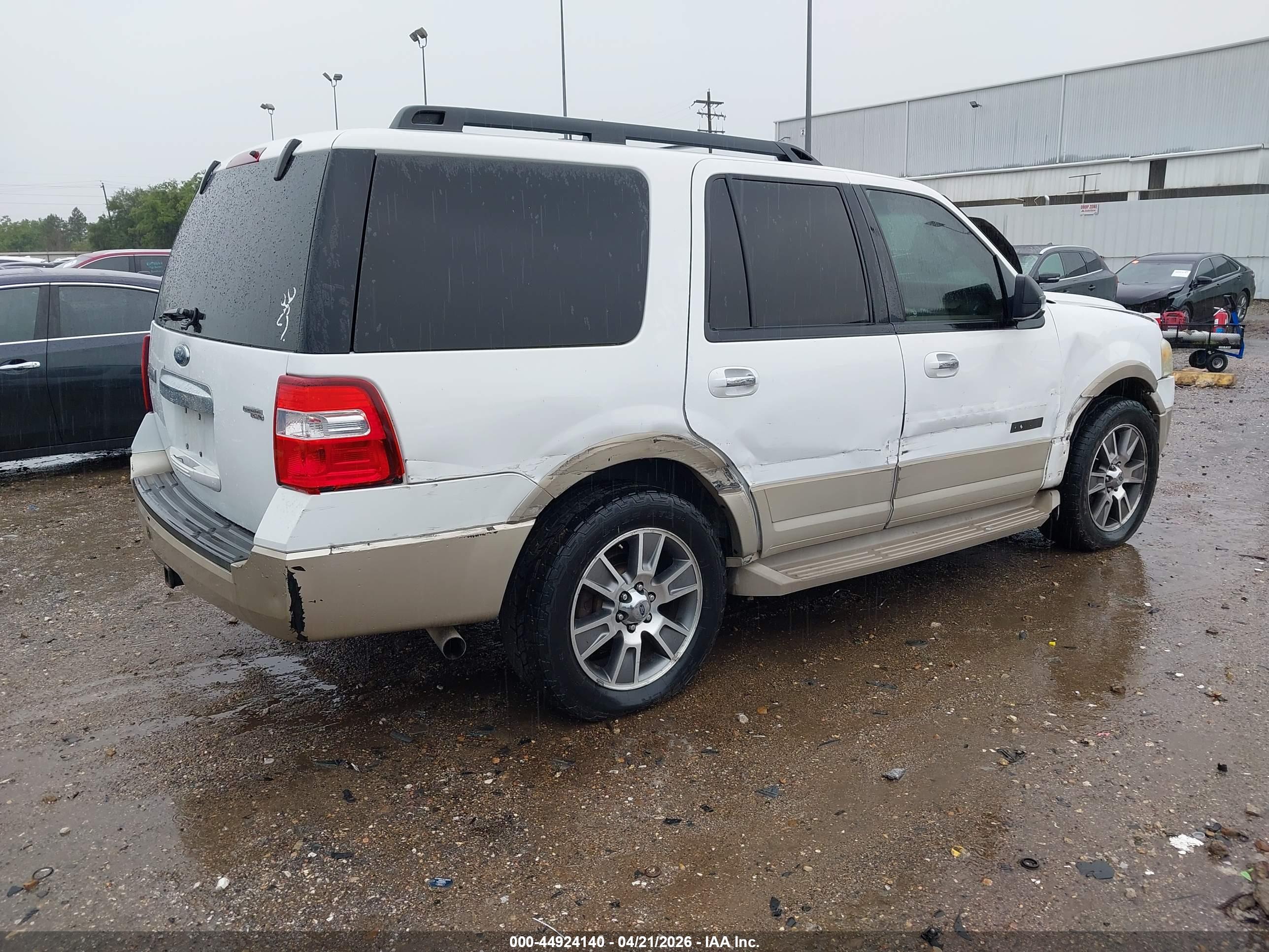 FORD EXPEDITION image 4