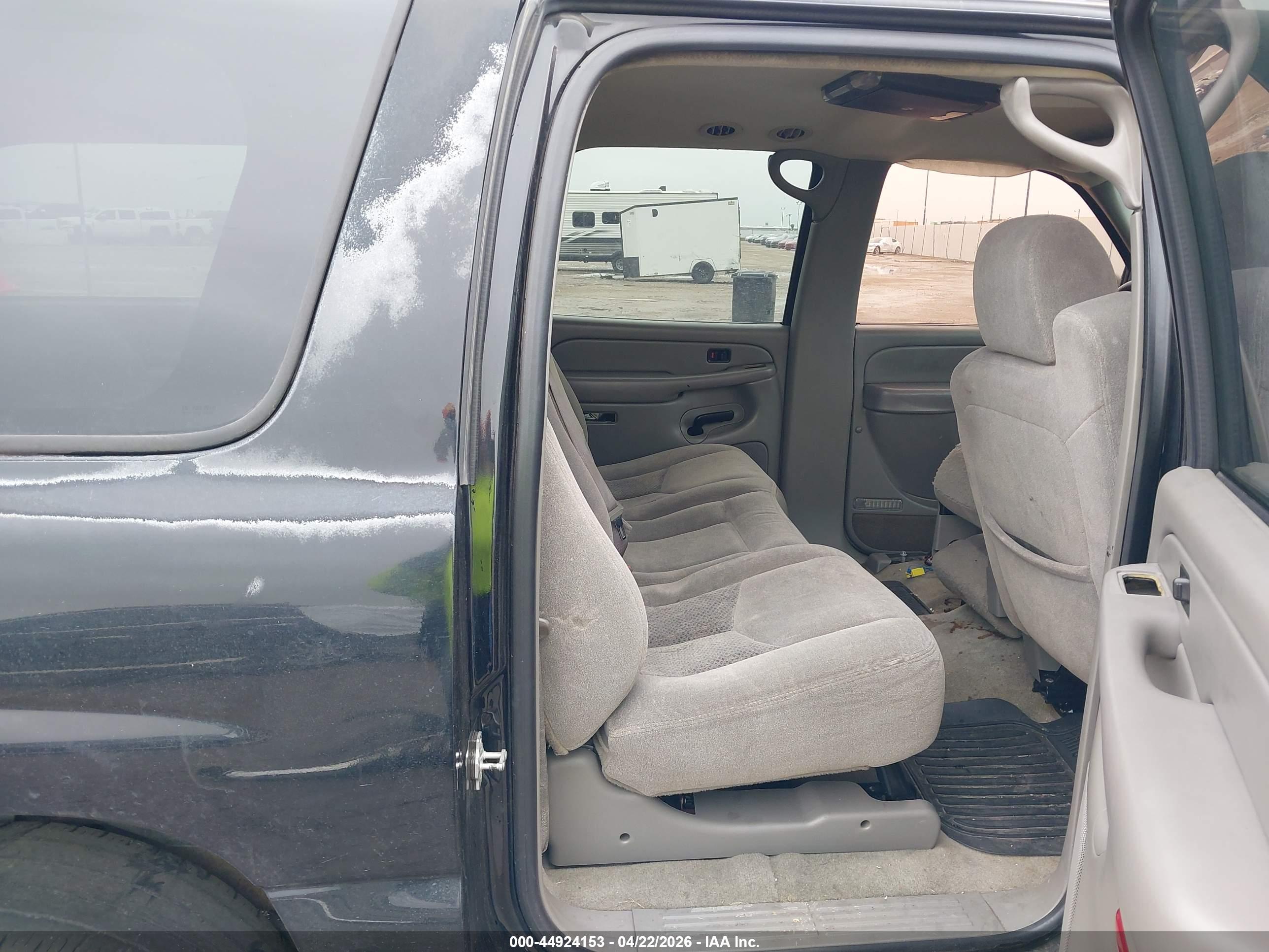 CHEVROLET SUBURBAN image 8