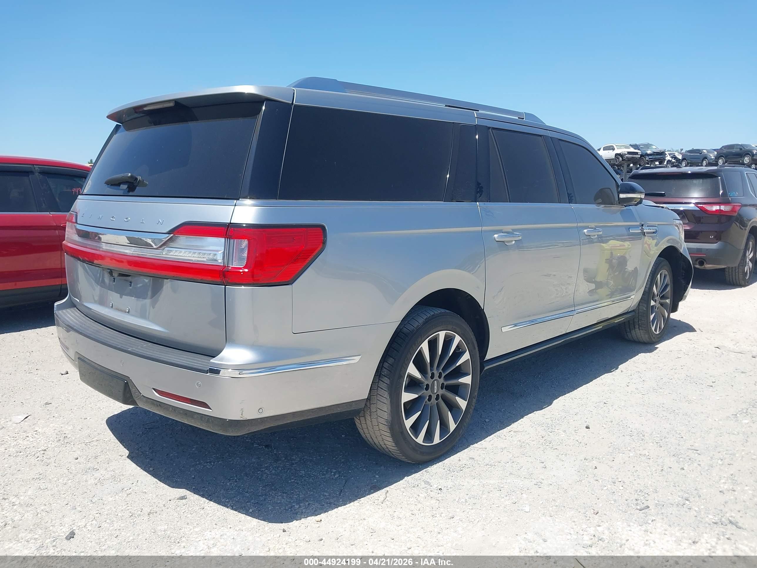 LINCOLN NAVIGATOR image 4