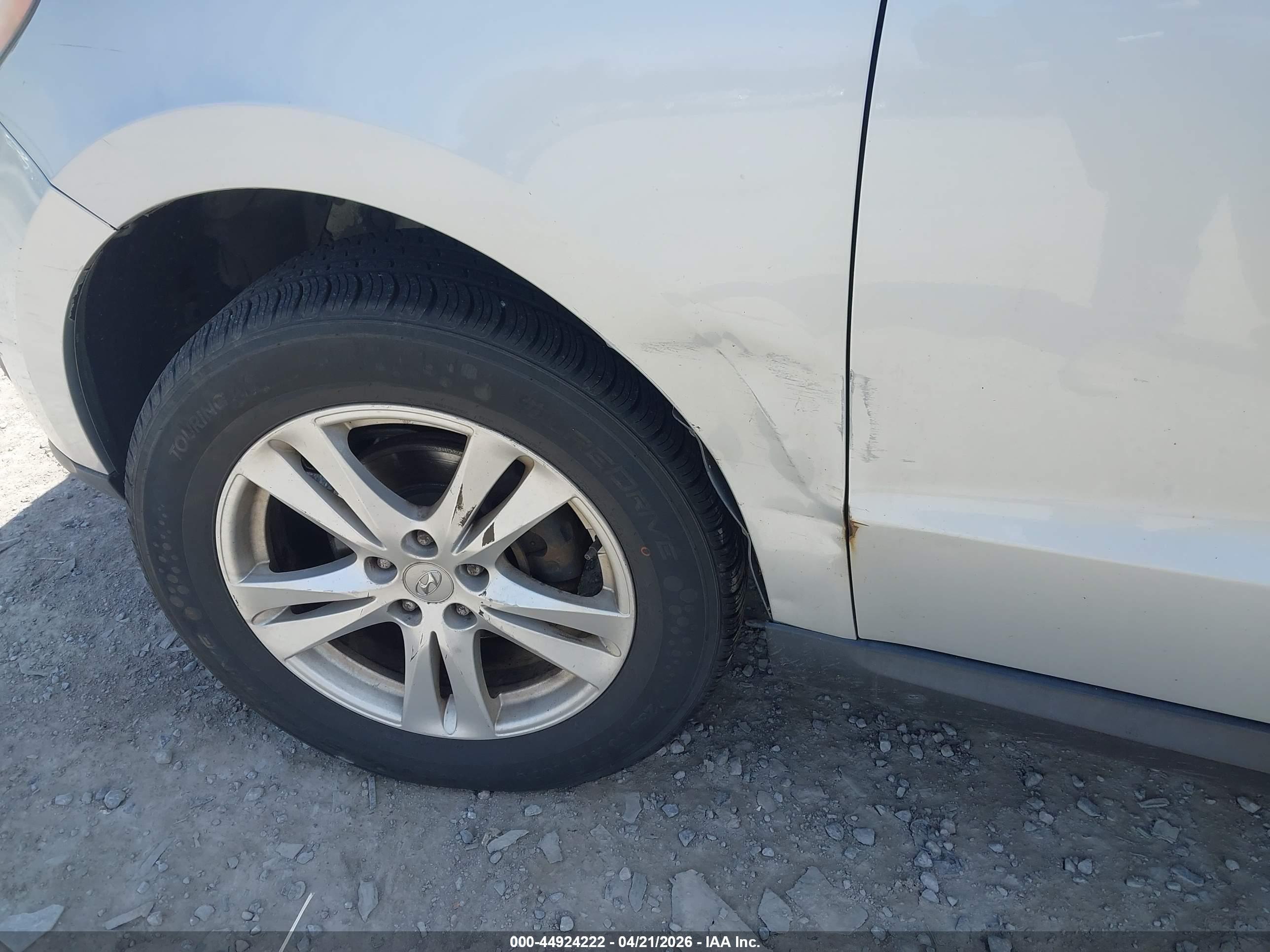 HYUNDAI SANTA image 6