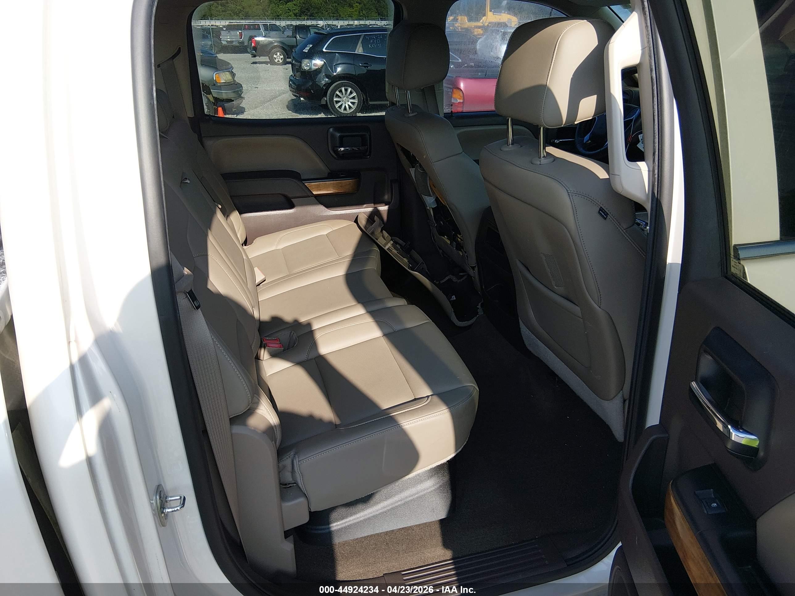 CHEVROLET SILVERADO image 8
