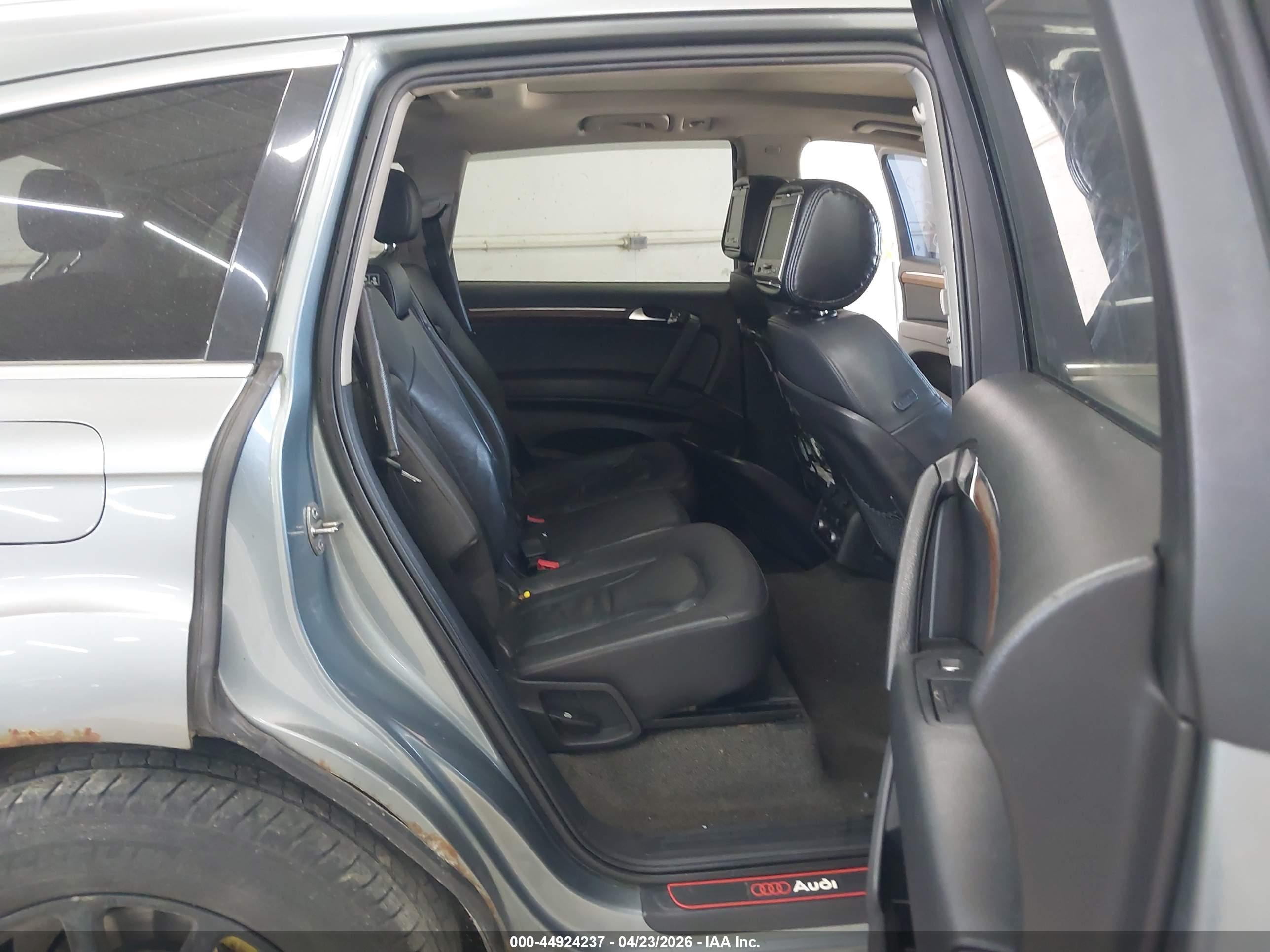 AUDI Q7 image 8