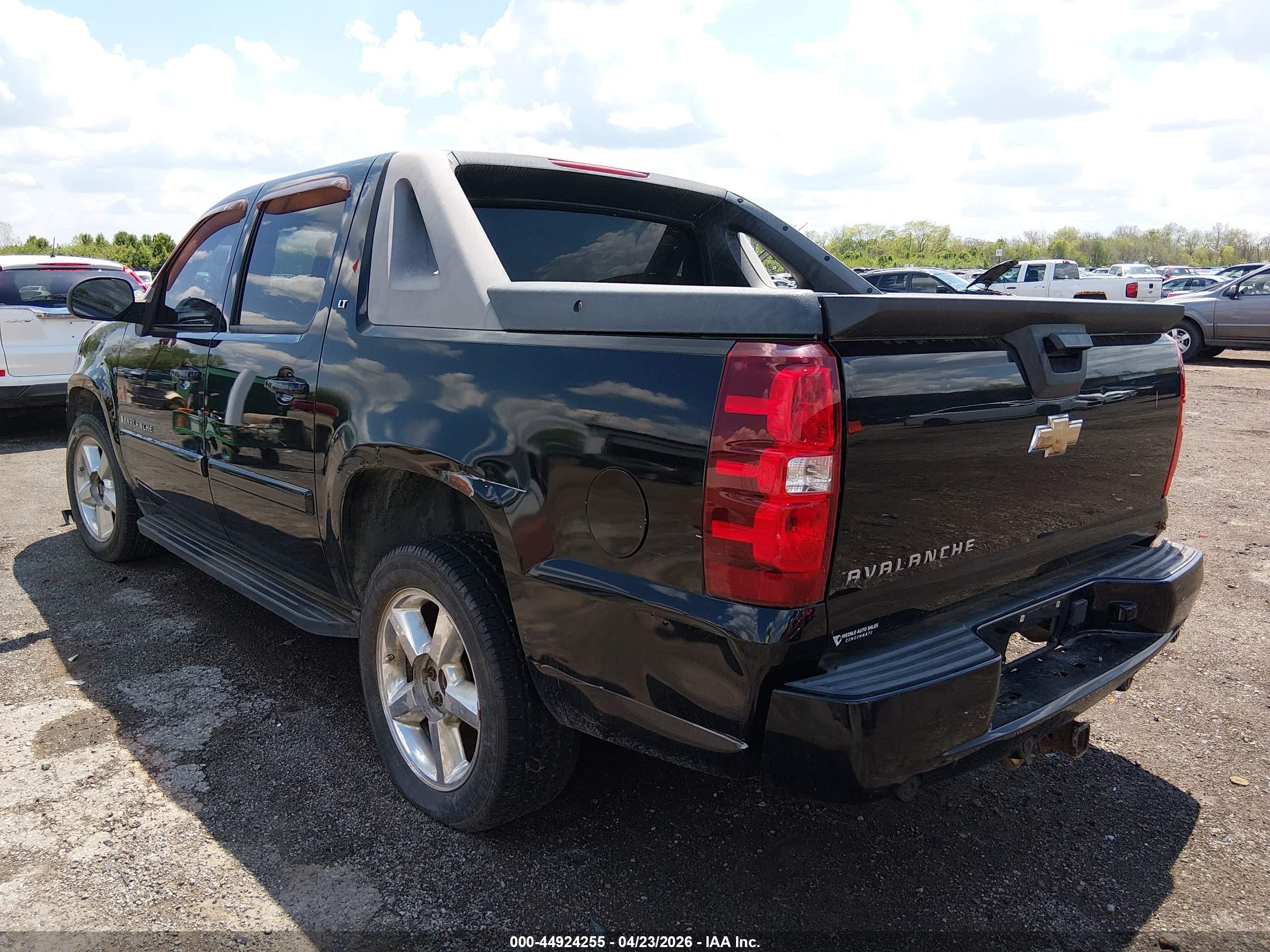CHEVROLET AVALANCHE image 3