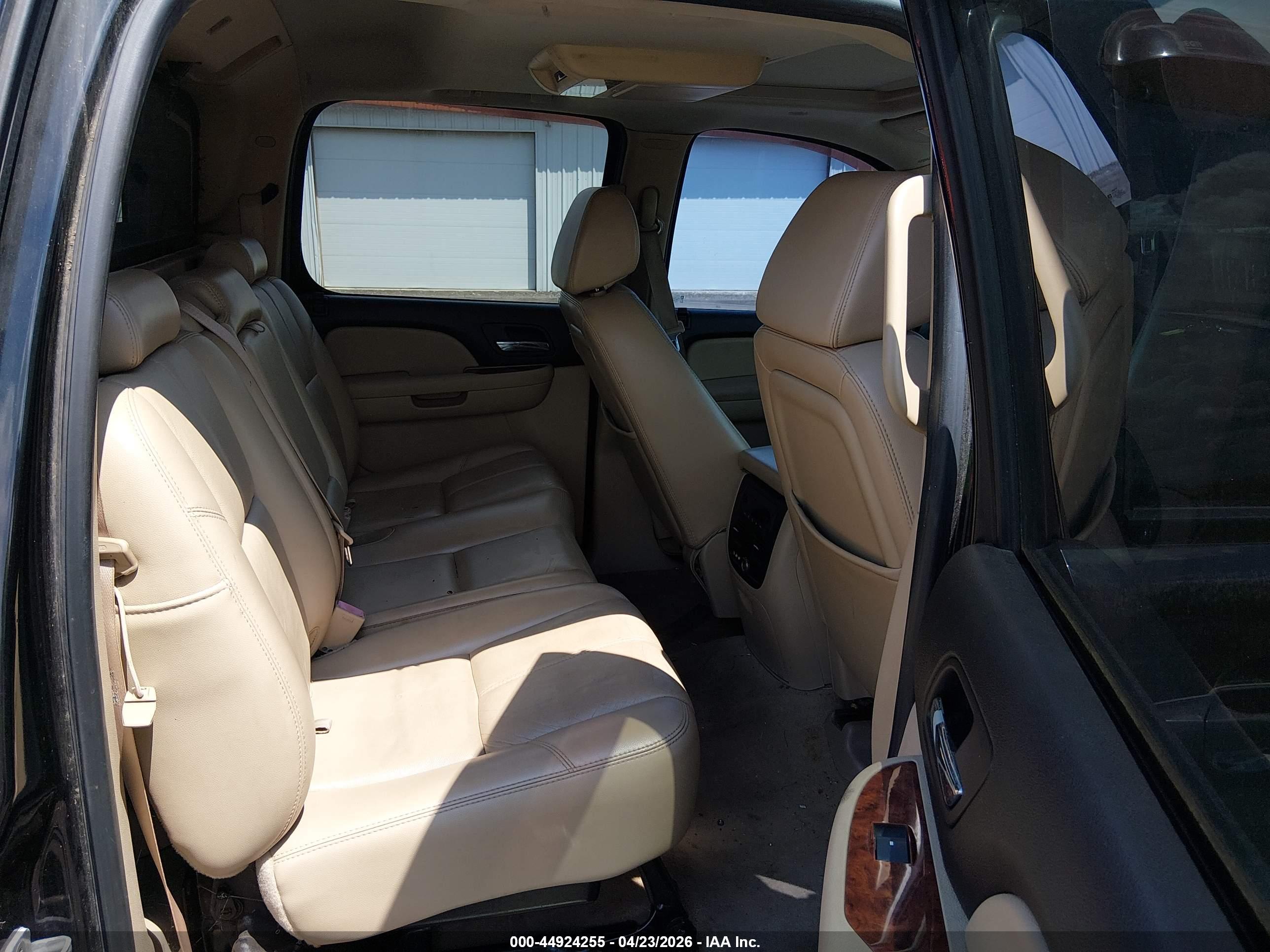 CHEVROLET AVALANCHE image 8