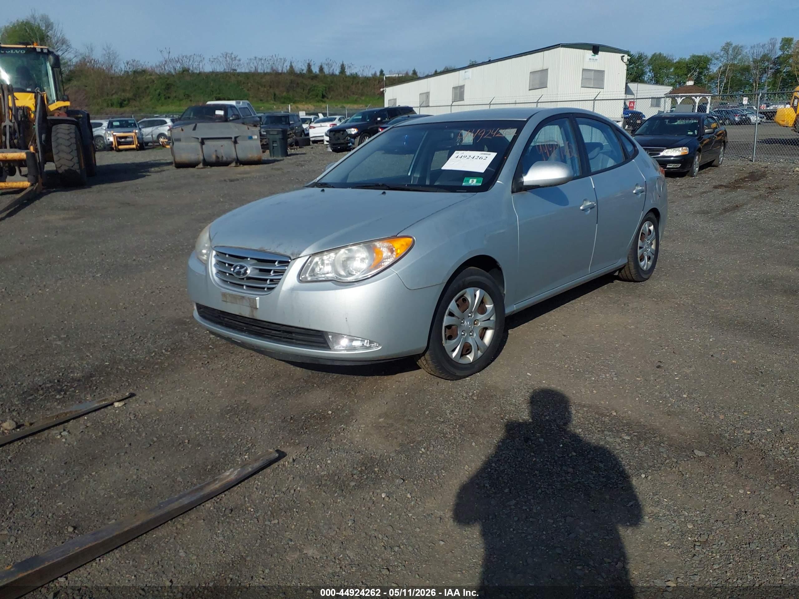 HYUNDAI ELANTRA image 2
