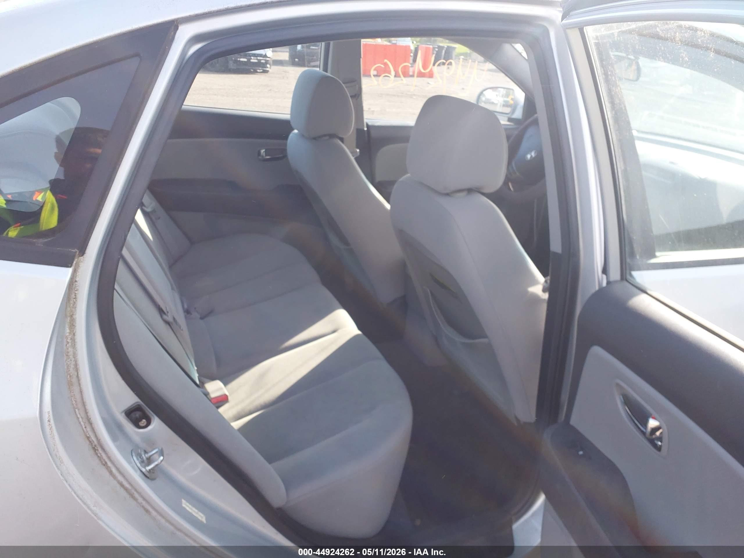 HYUNDAI ELANTRA image 8