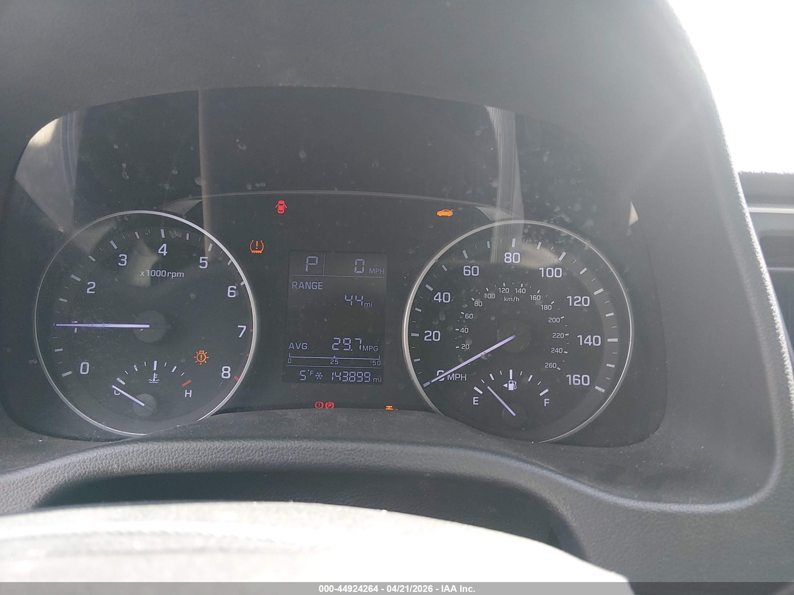 HYUNDAI ELANTRA image 7