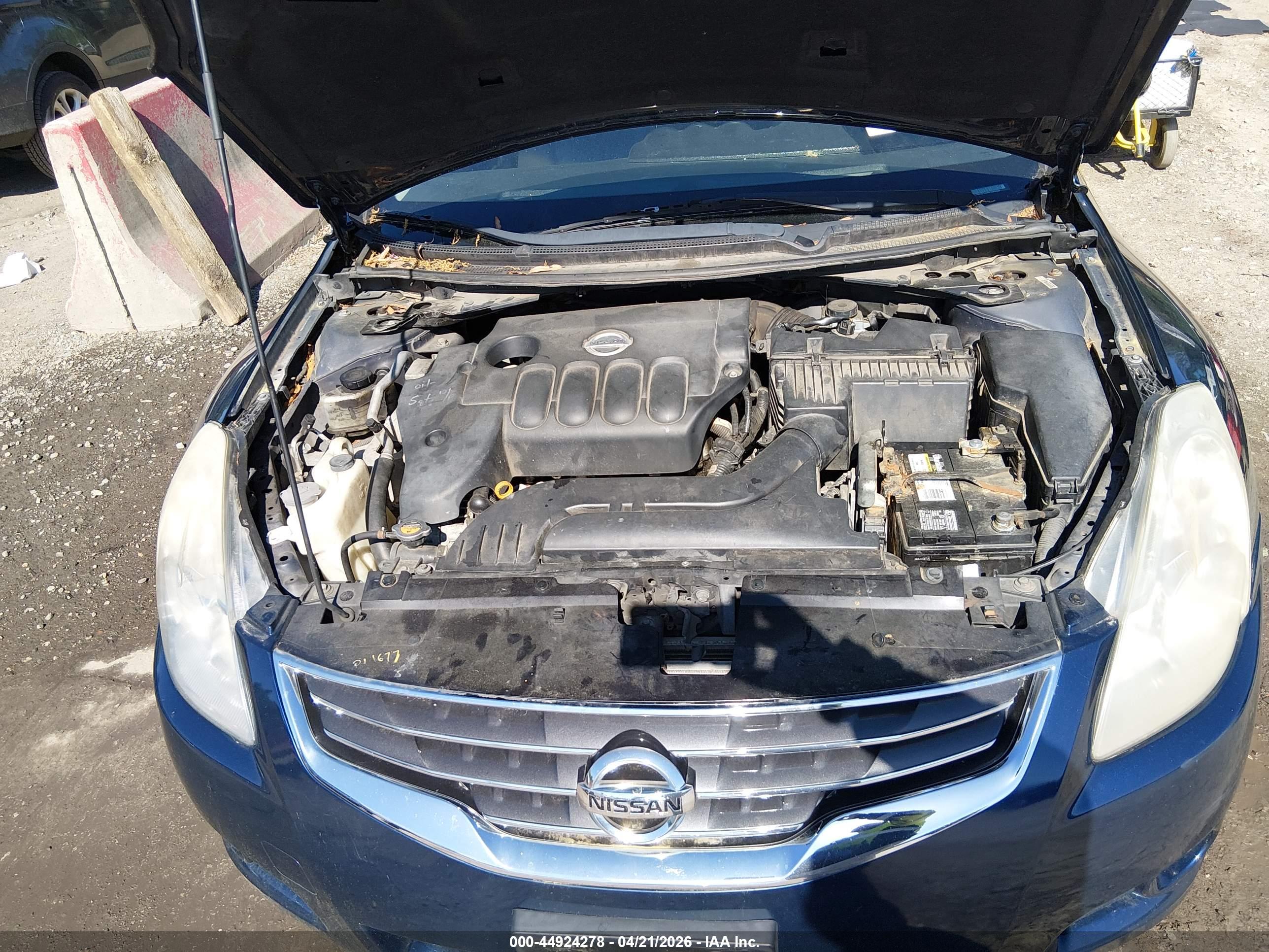 NISSAN ALTIMA image 10