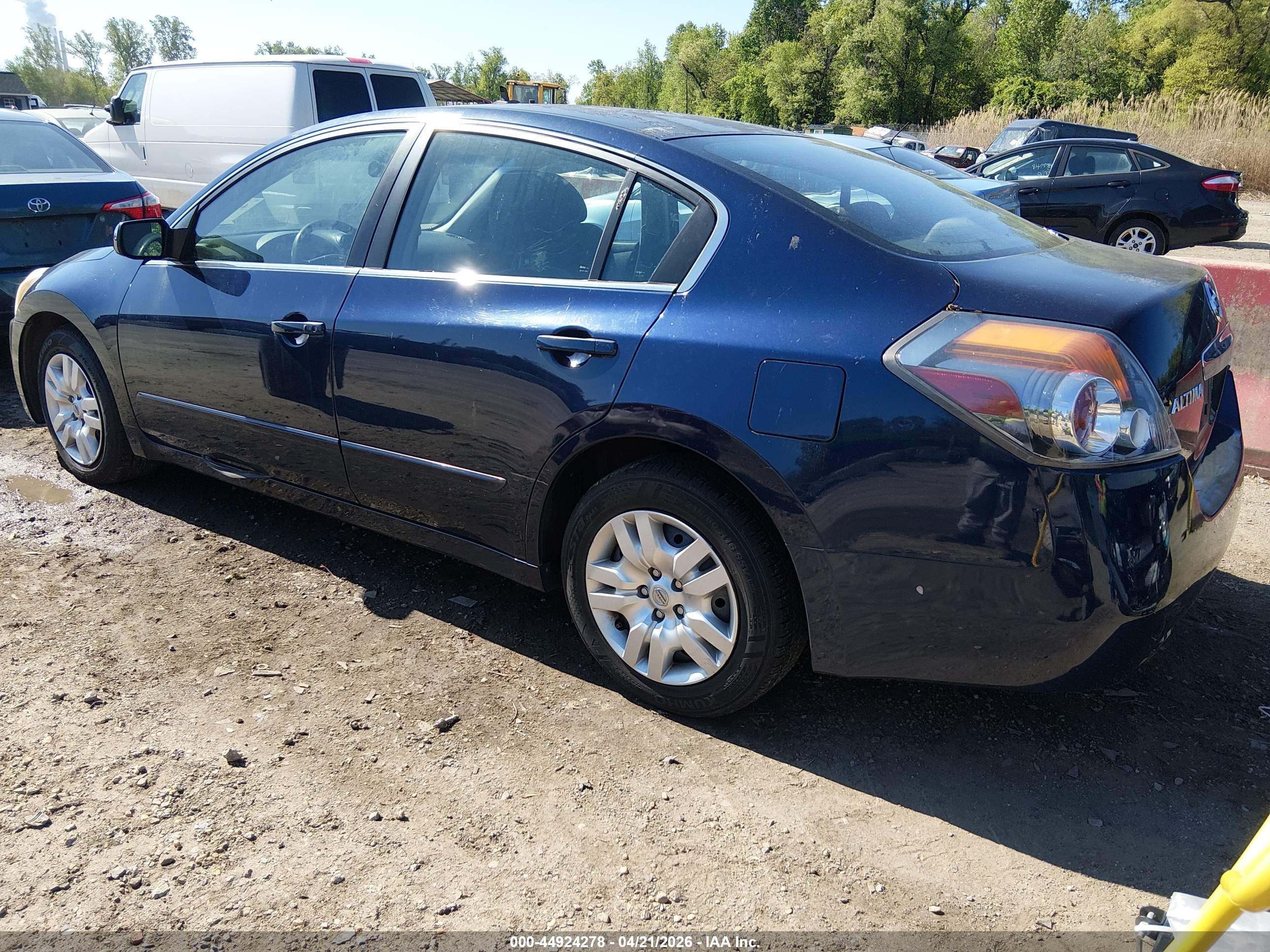 NISSAN ALTIMA image 3