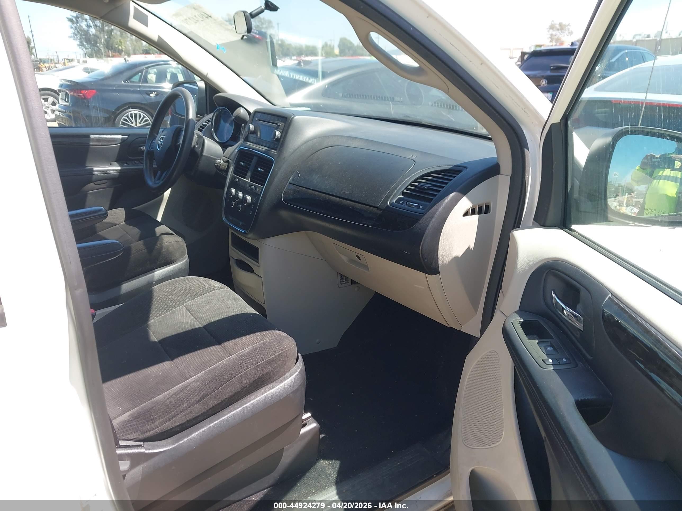 DODGE GRAND image 5