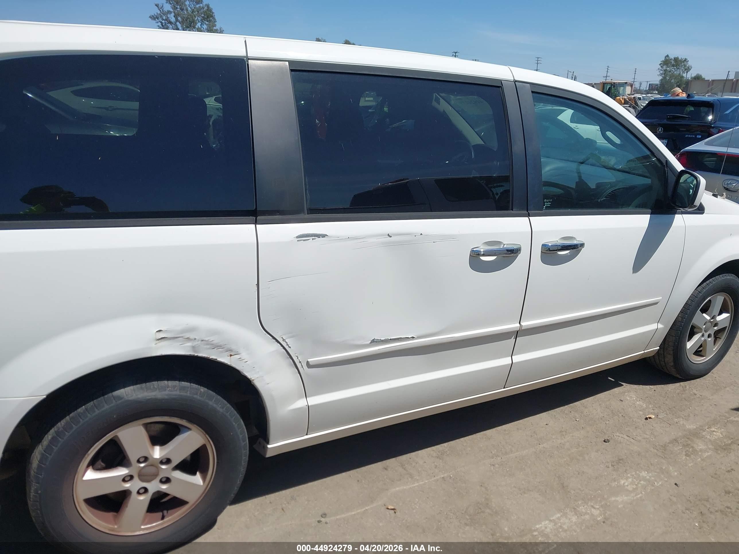 DODGE GRAND image 6