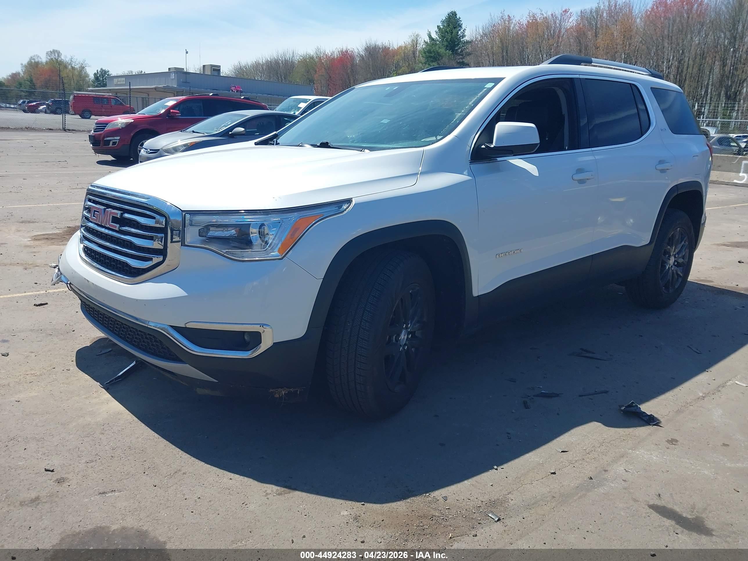 GMC ACADIA image 2