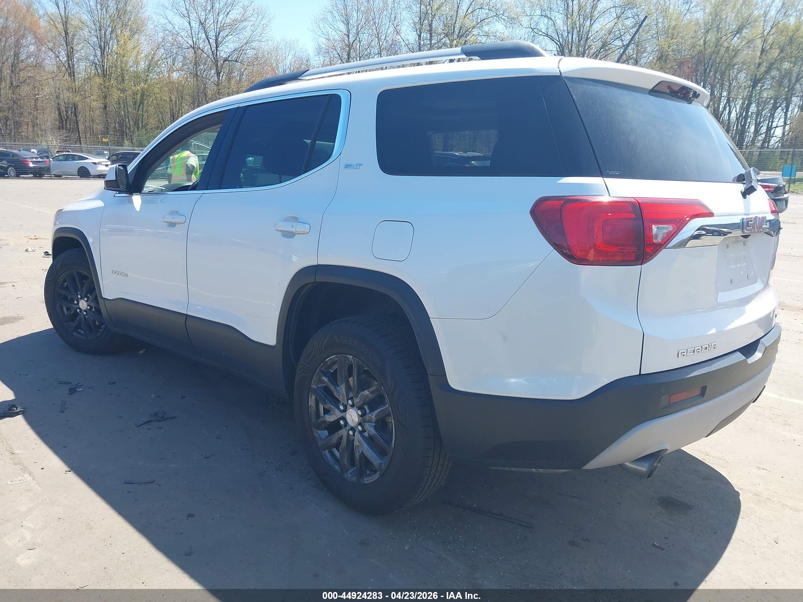 GMC ACADIA image 3