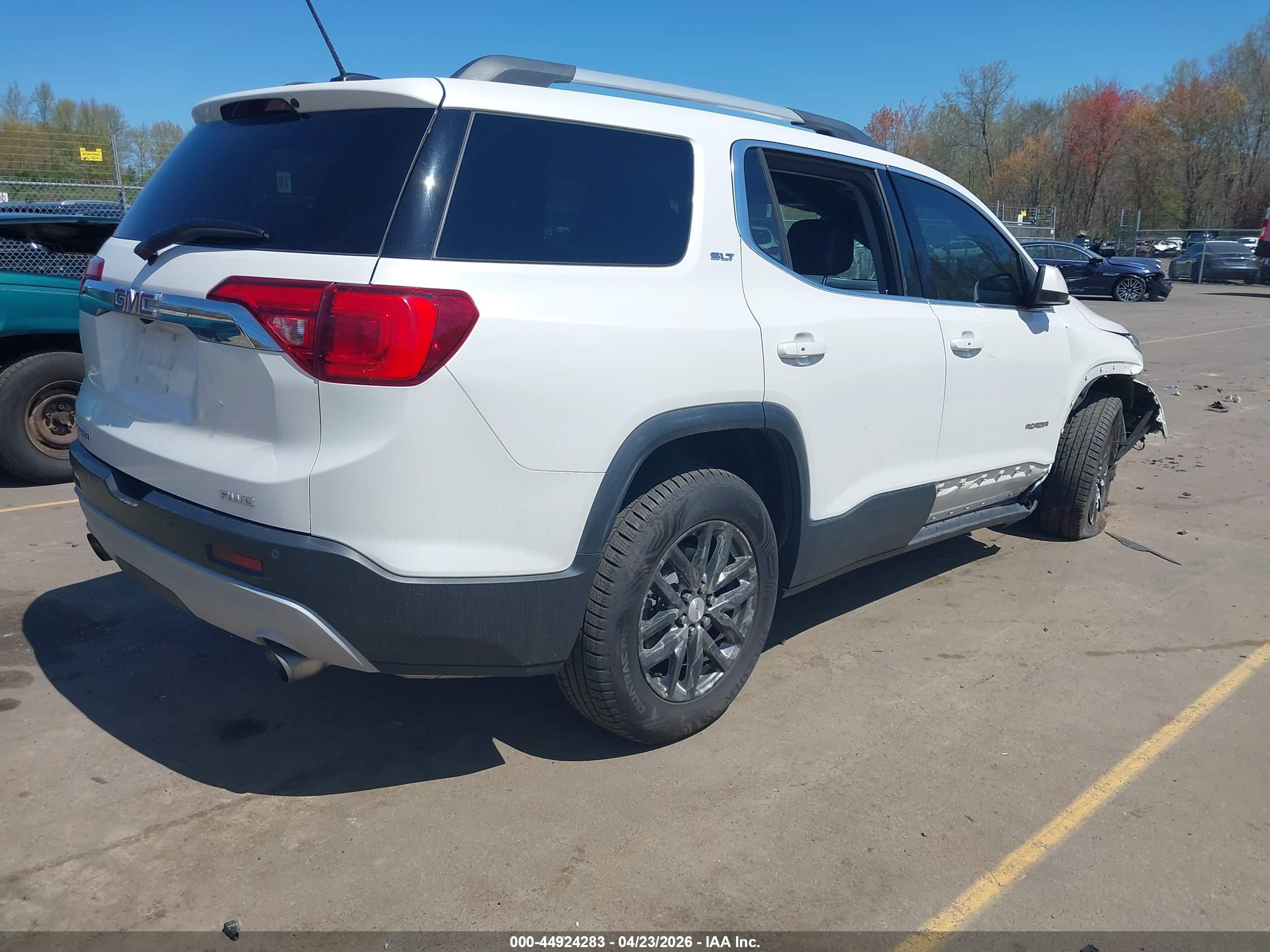 GMC ACADIA image 4