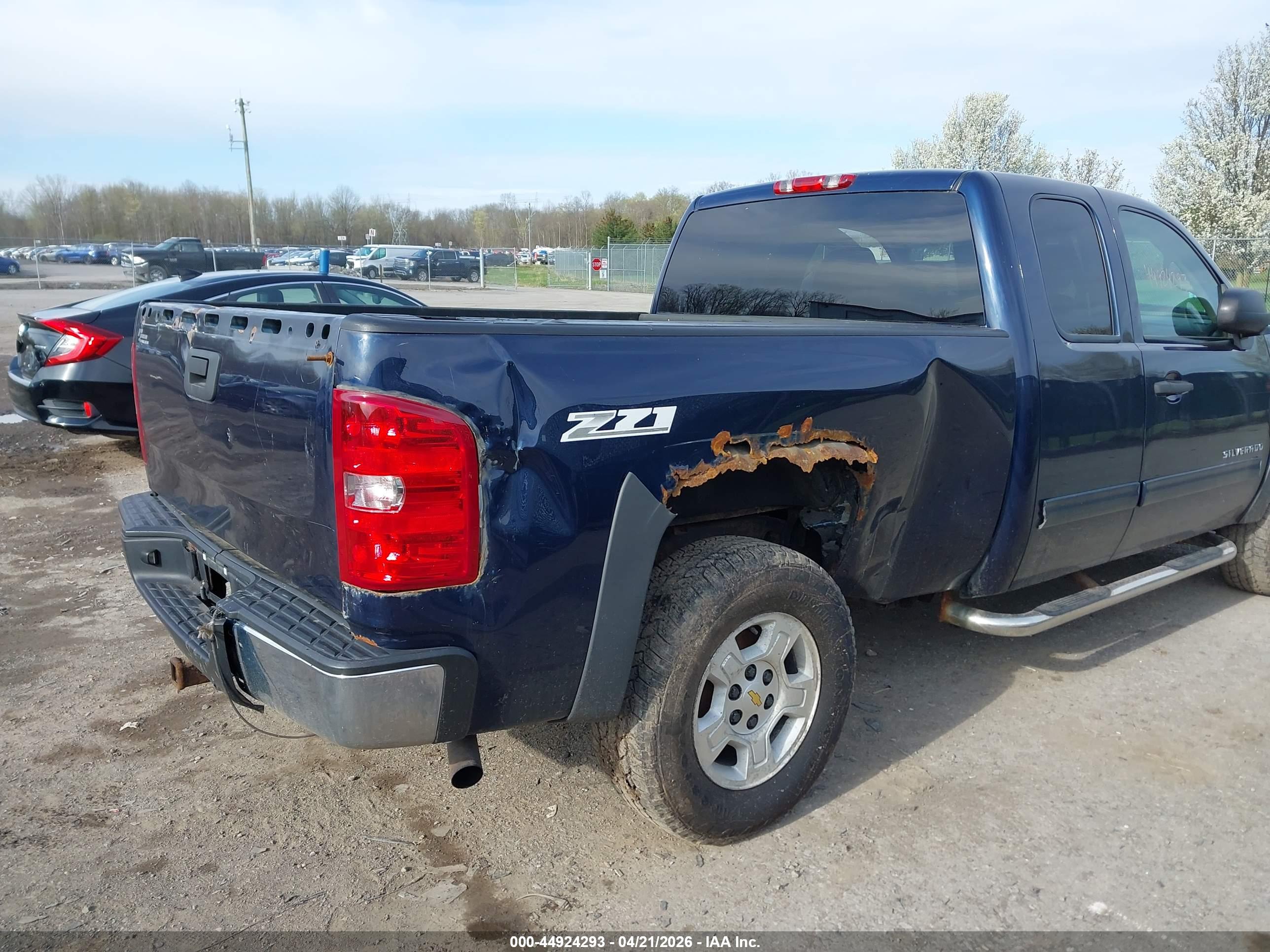 CHEVROLET SILVERADO image 6
