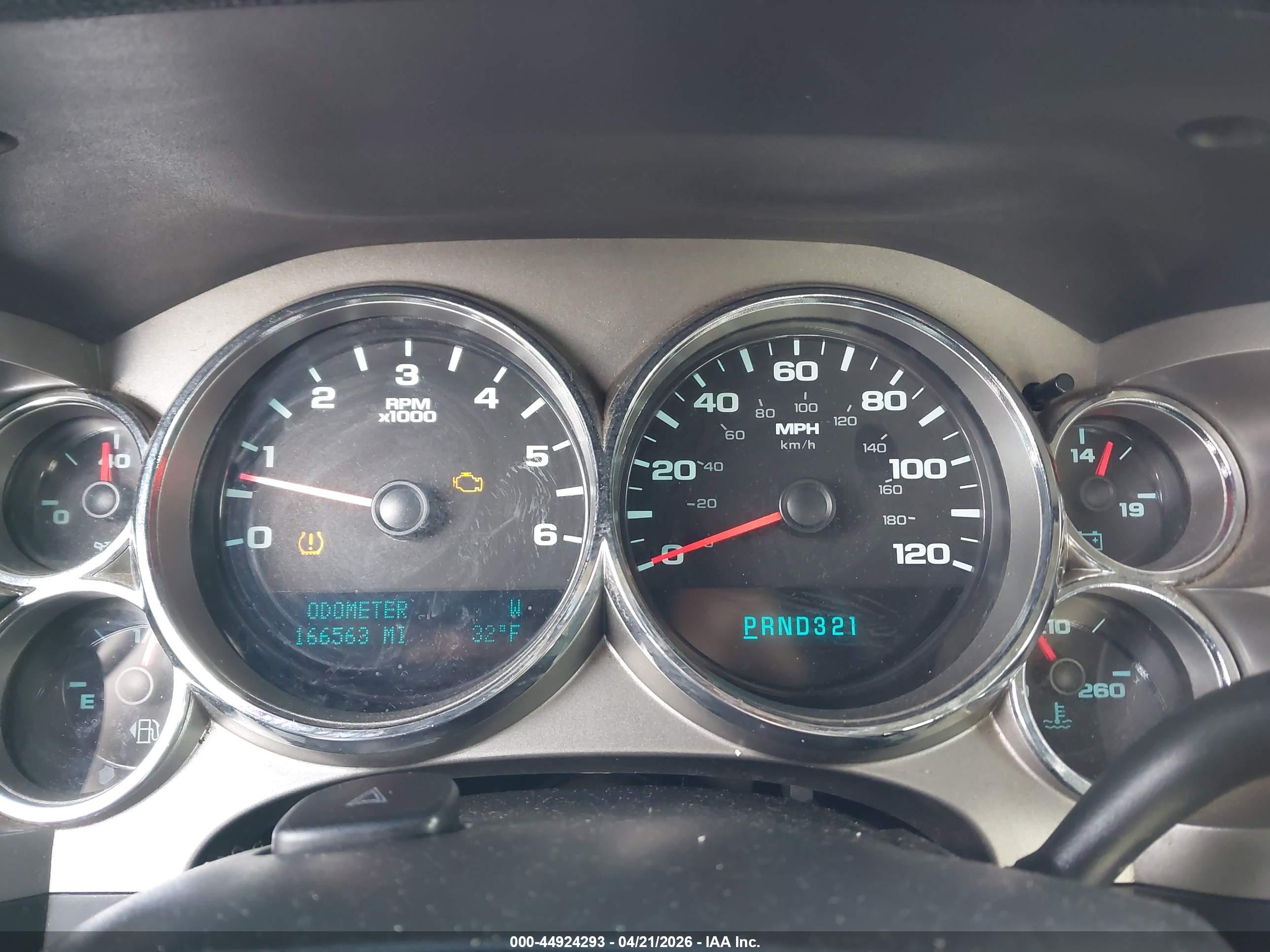 CHEVROLET SILVERADO image 7