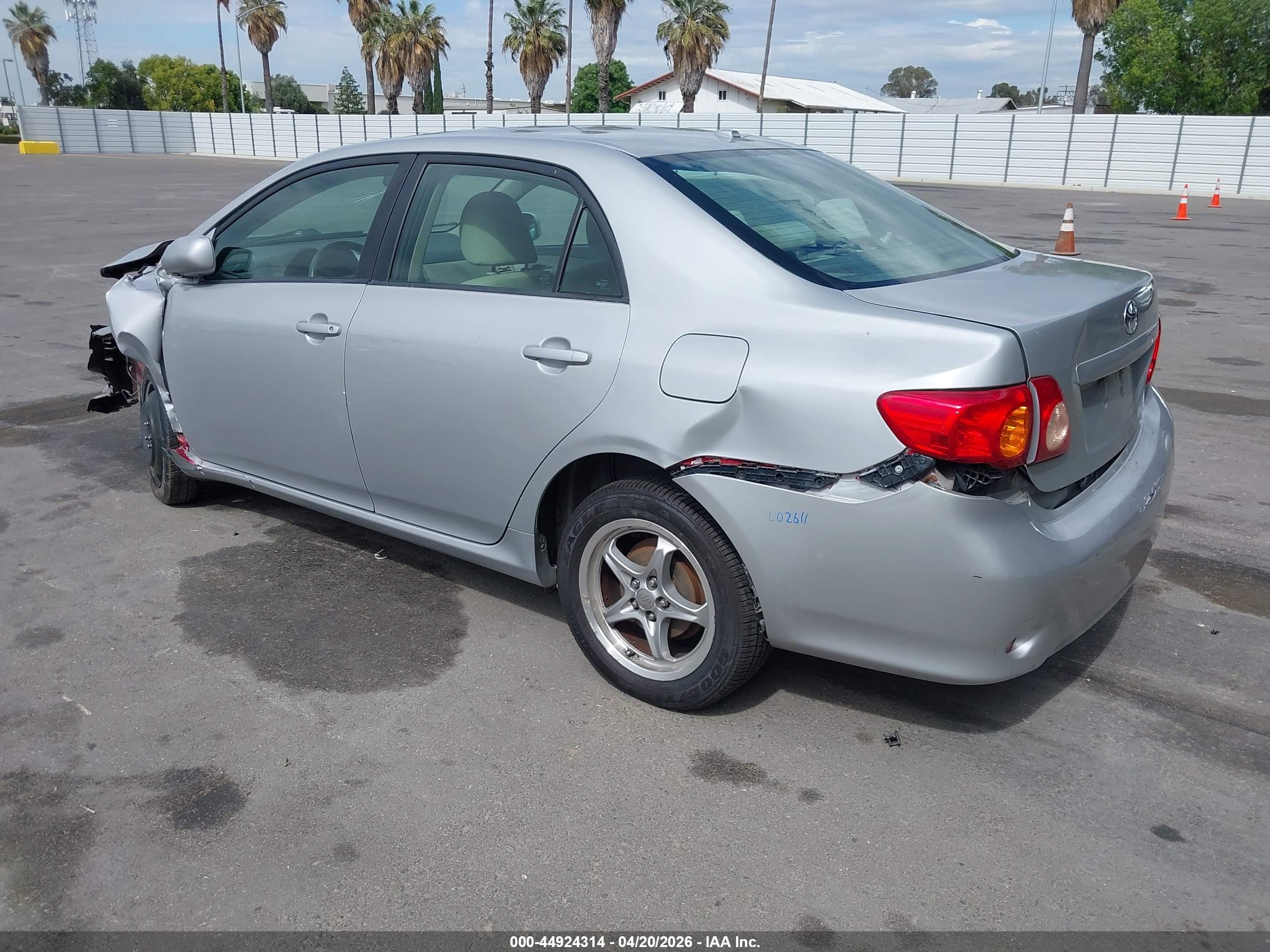 TOYOTA COROLLA image 3