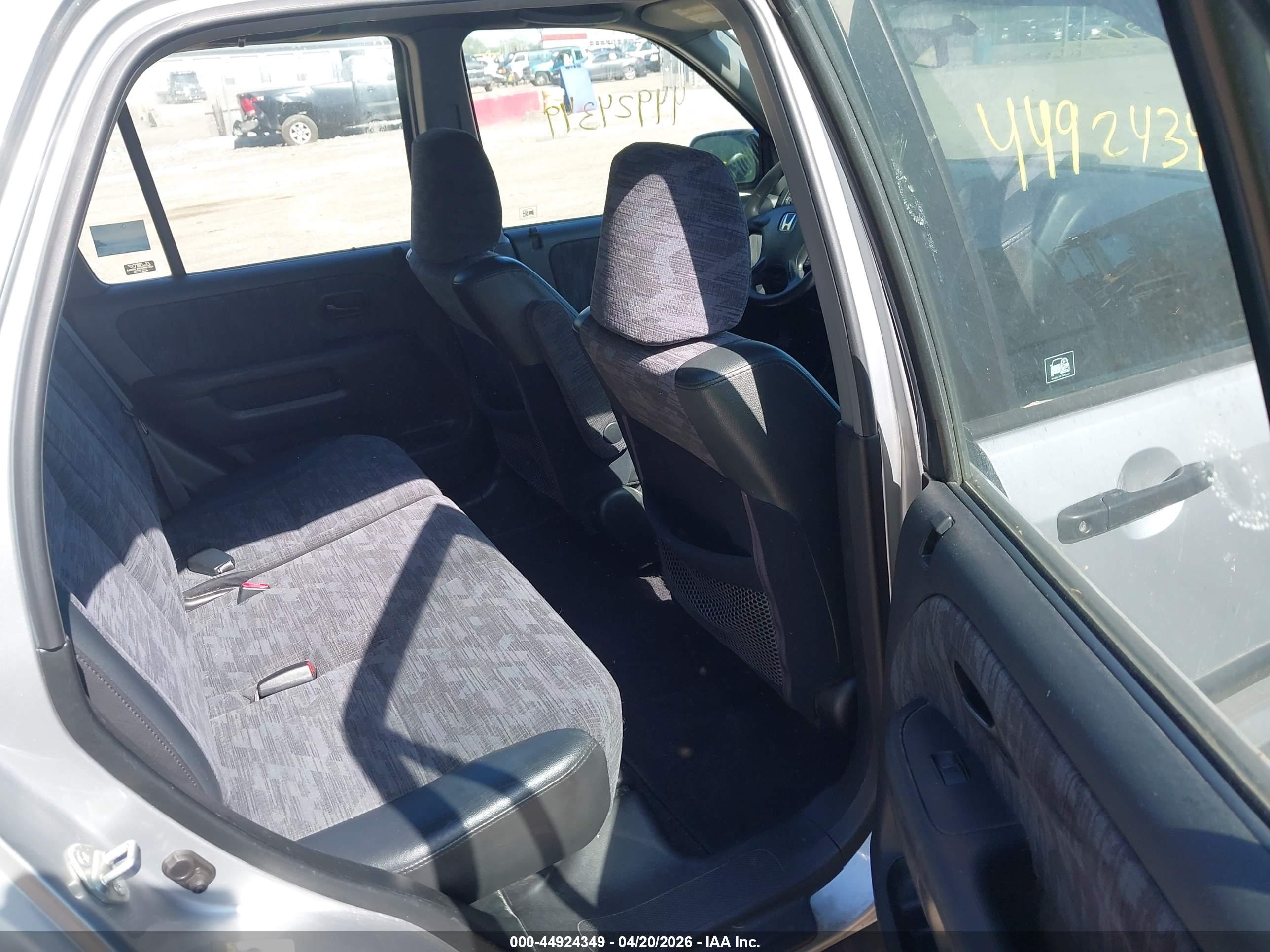 HONDA CR-V image 8