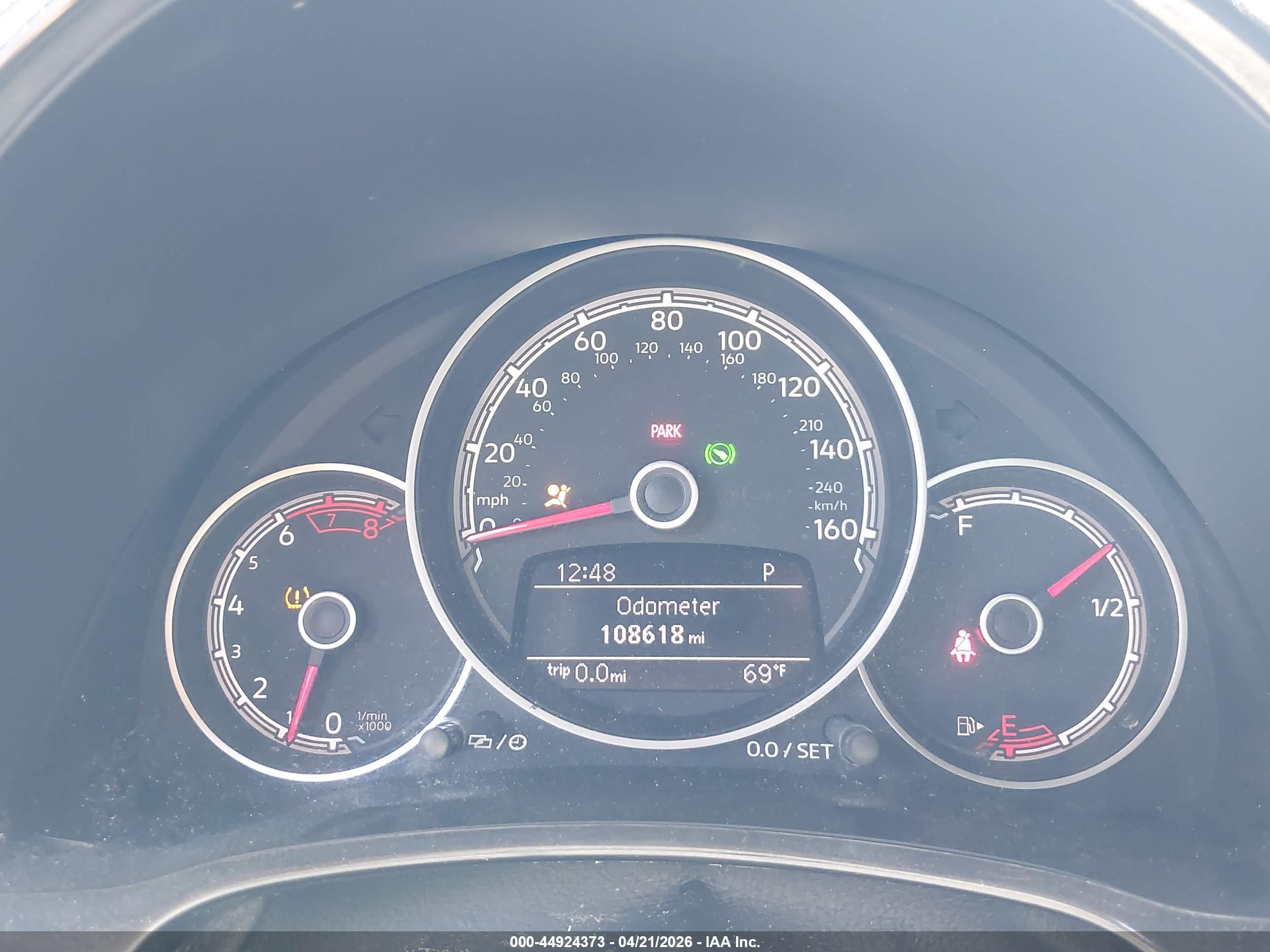 VOLKSWAGEN BEETLE image 7