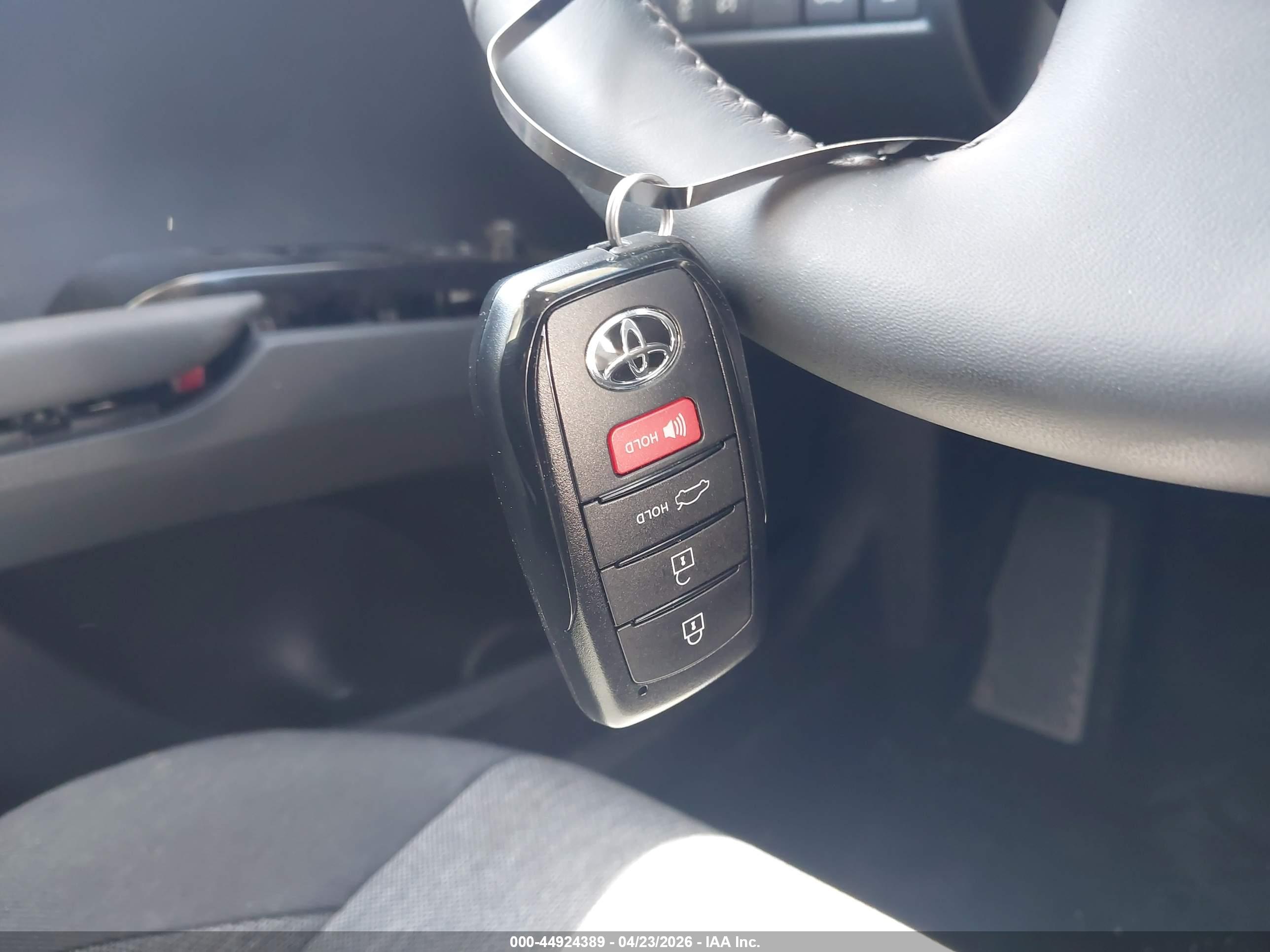 TOYOTA CAMRY image 11